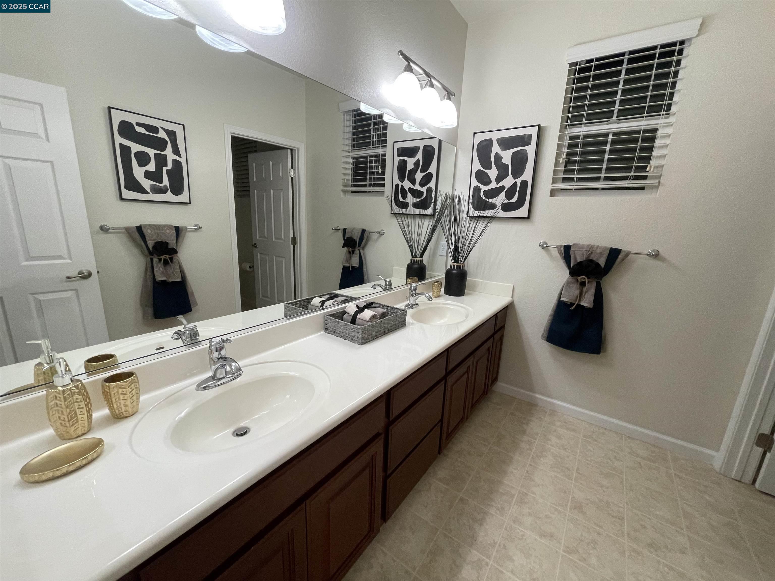 Detail Gallery Image 20 of 21 For 4150 Cherry Blossom Ln, Tracy,  CA 95377 - 5 Beds | 3/1 Baths