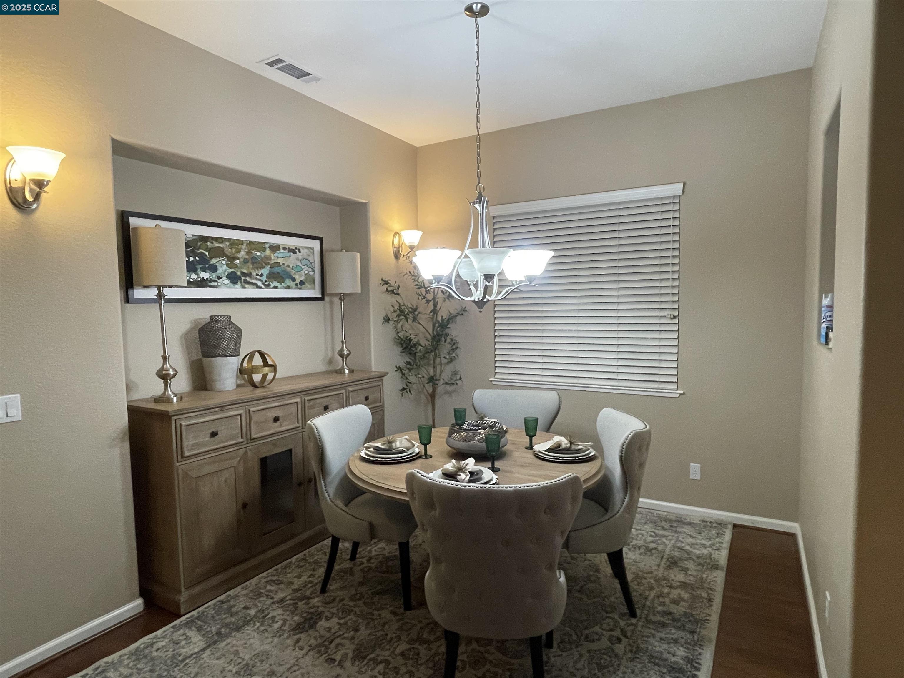 Detail Gallery Image 6 of 21 For 4150 Cherry Blossom Ln, Tracy,  CA 95377 - 5 Beds | 3/1 Baths