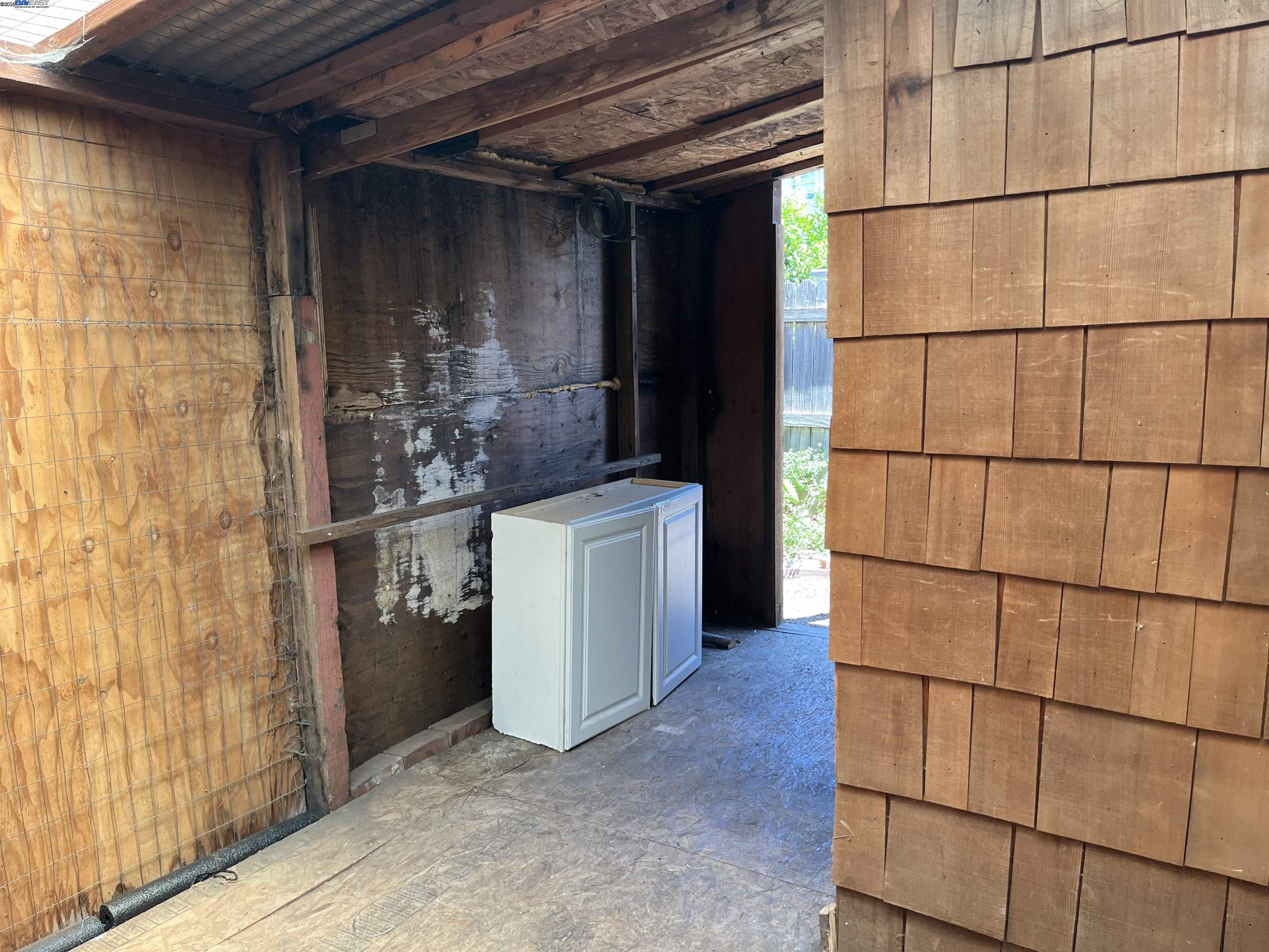 Detail Gallery Image 31 of 32 For 1638 84th Ave, Oakland,  CA 94621 - 2 Beds | 1 Baths