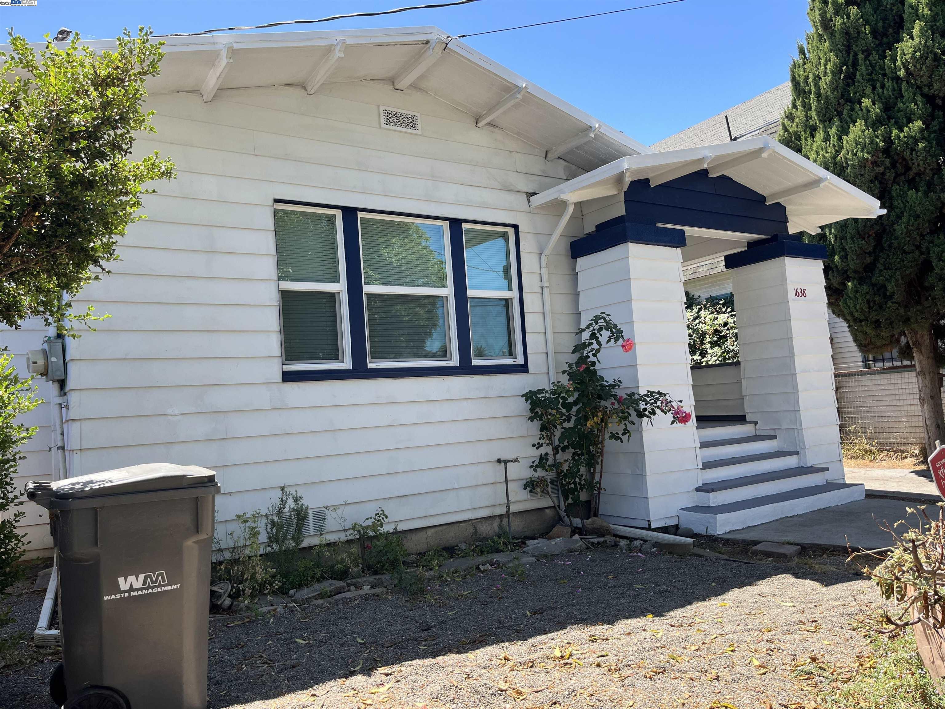 Detail Gallery Image 6 of 32 For 1638 84th Ave, Oakland,  CA 94621 - 2 Beds | 1 Baths