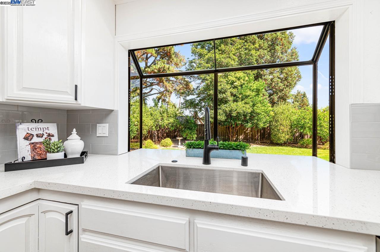 Detail Gallery Image 12 of 31 For 954 Crellin Rd, Pleasanton,  CA 94566 - 4 Beds | 3 Baths