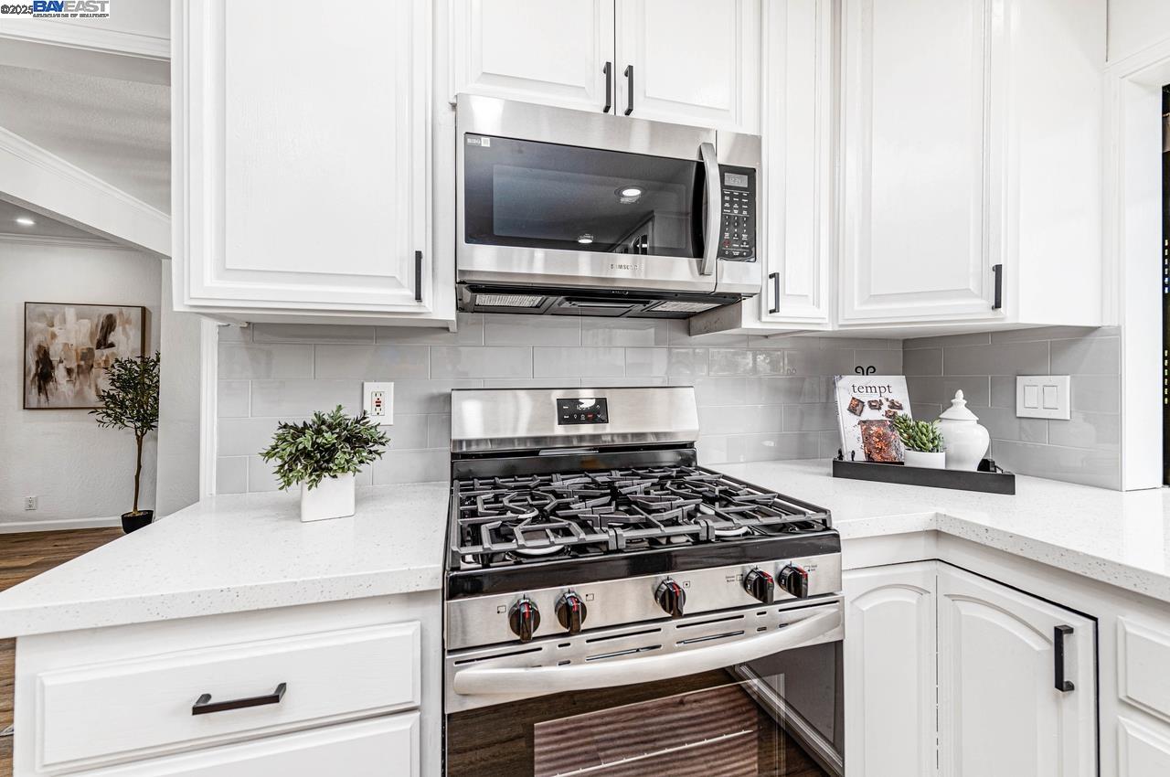 Detail Gallery Image 13 of 31 For 954 Crellin Rd, Pleasanton,  CA 94566 - 4 Beds | 3 Baths