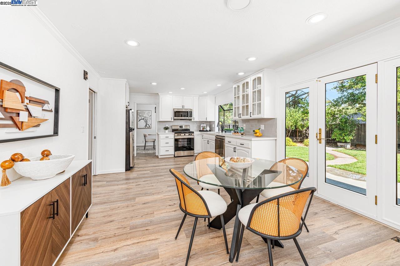 Detail Gallery Image 15 of 31 For 954 Crellin Rd, Pleasanton,  CA 94566 - 4 Beds | 3 Baths