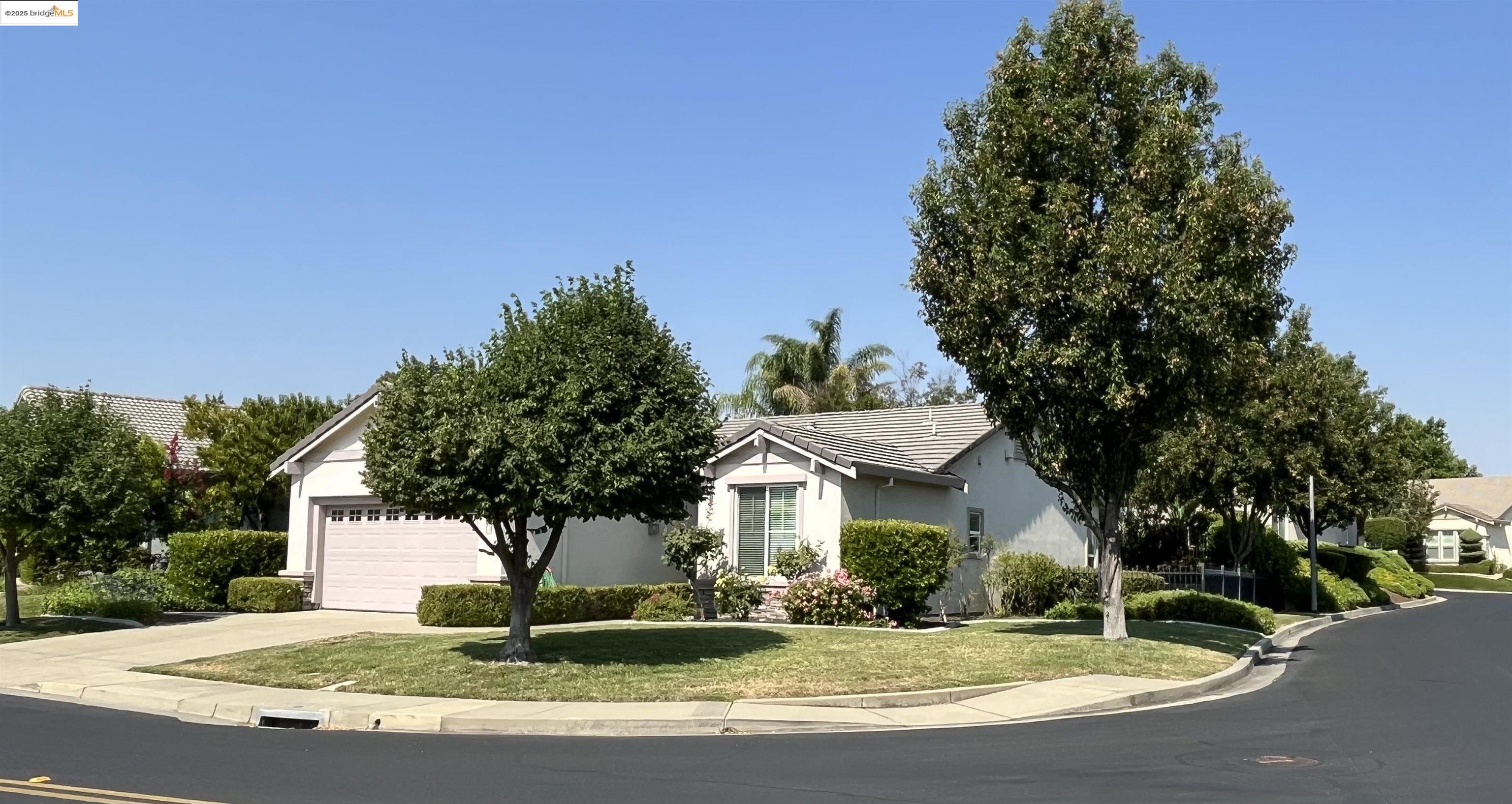 Detail Gallery Image 6 of 17 For 1381 Bonum Way, Brentwood,  CA 94513 - 2 Beds | 2 Baths
