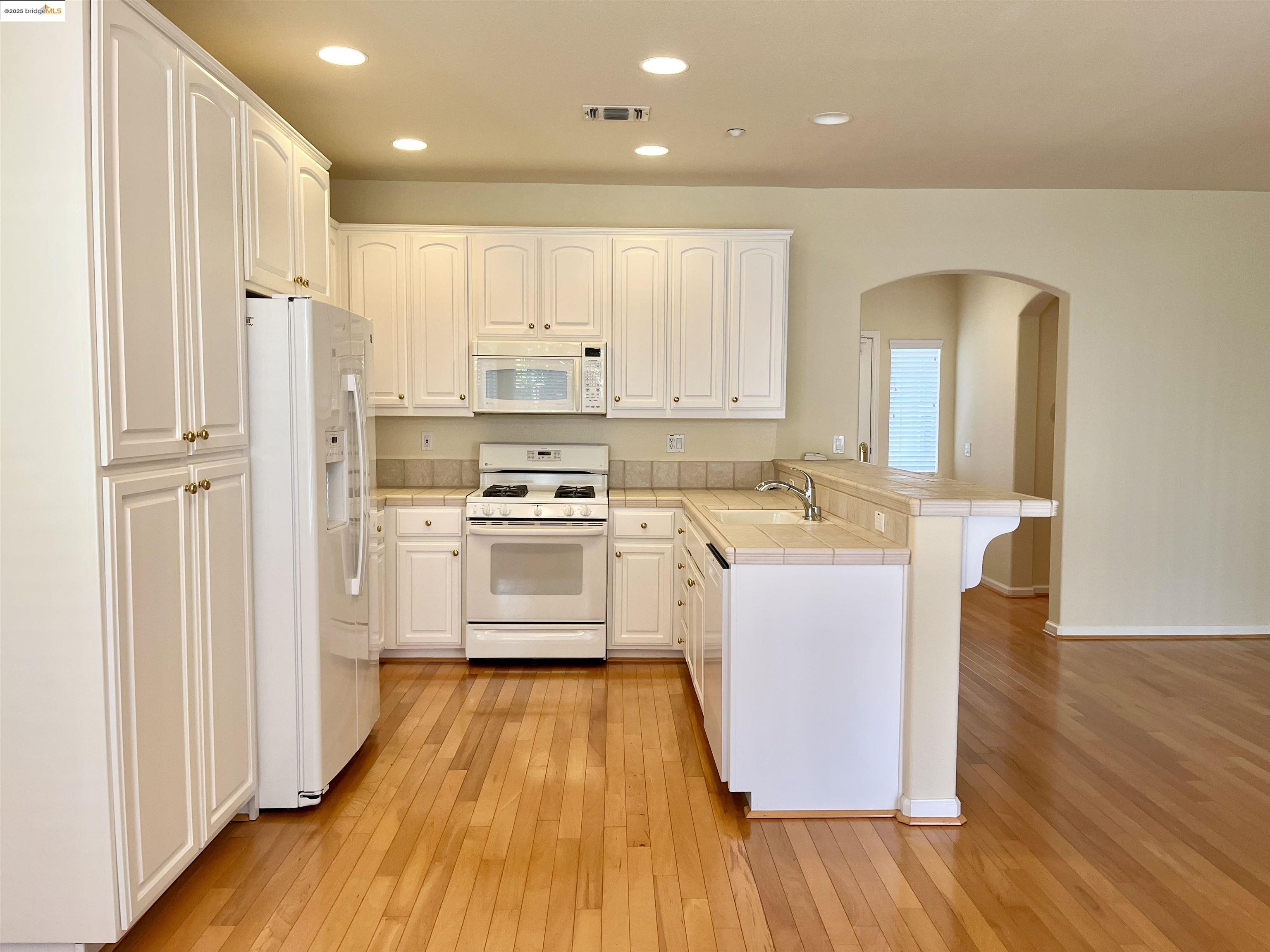 Detail Gallery Image 7 of 17 For 1381 Bonum Way, Brentwood,  CA 94513 - 2 Beds | 2 Baths