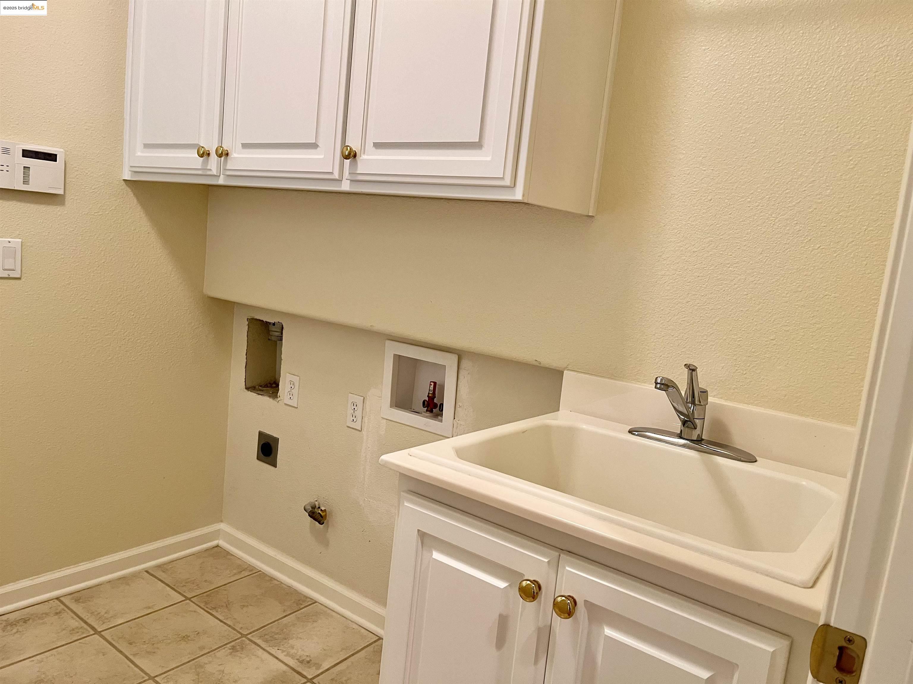 Detail Gallery Image 9 of 17 For 1381 Bonum Way, Brentwood,  CA 94513 - 2 Beds | 2 Baths