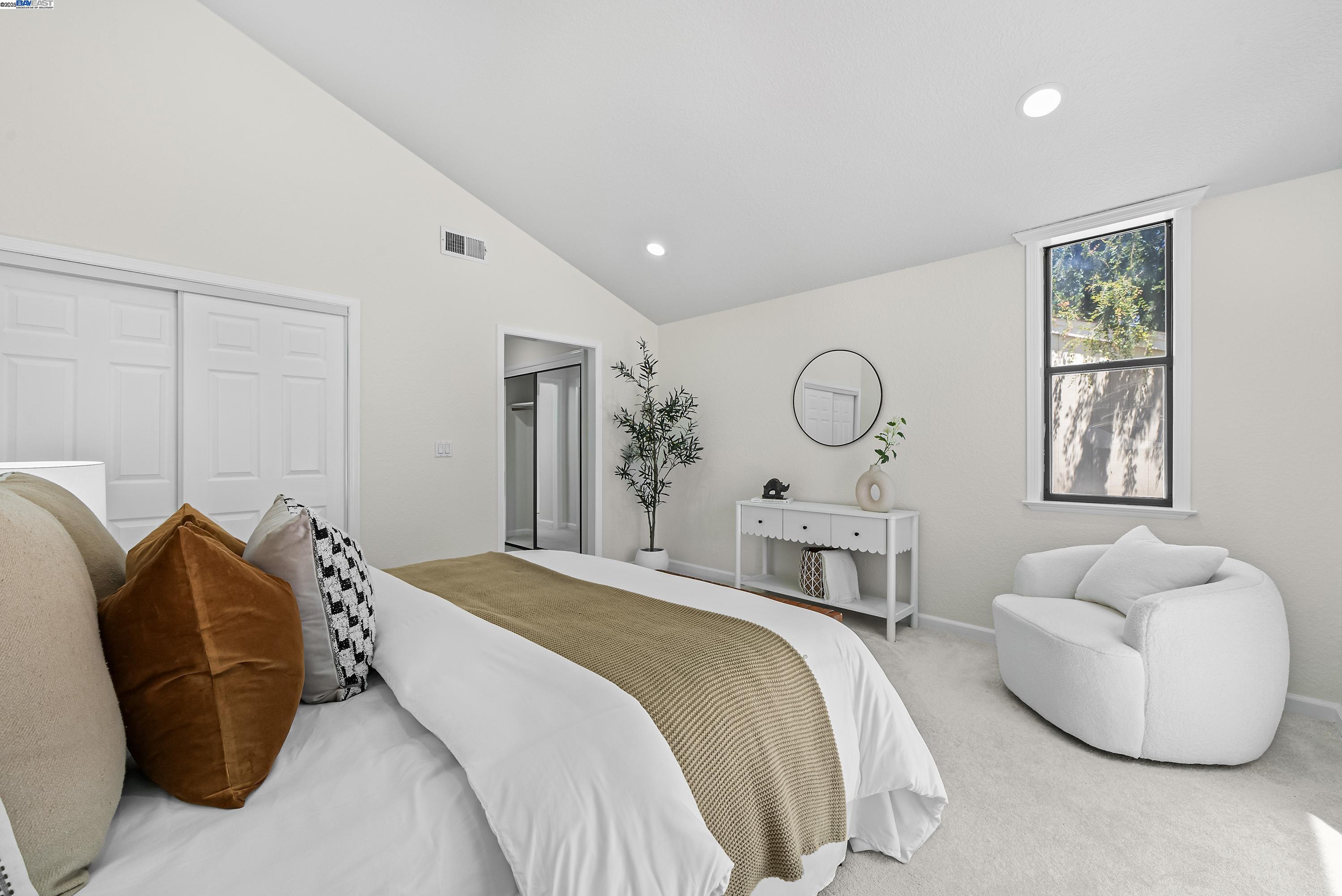 Detail Gallery Image 14 of 39 For 163 Gladys Ave, Mountain View,  CA 94043 - 2 Beds | 2/1 Baths