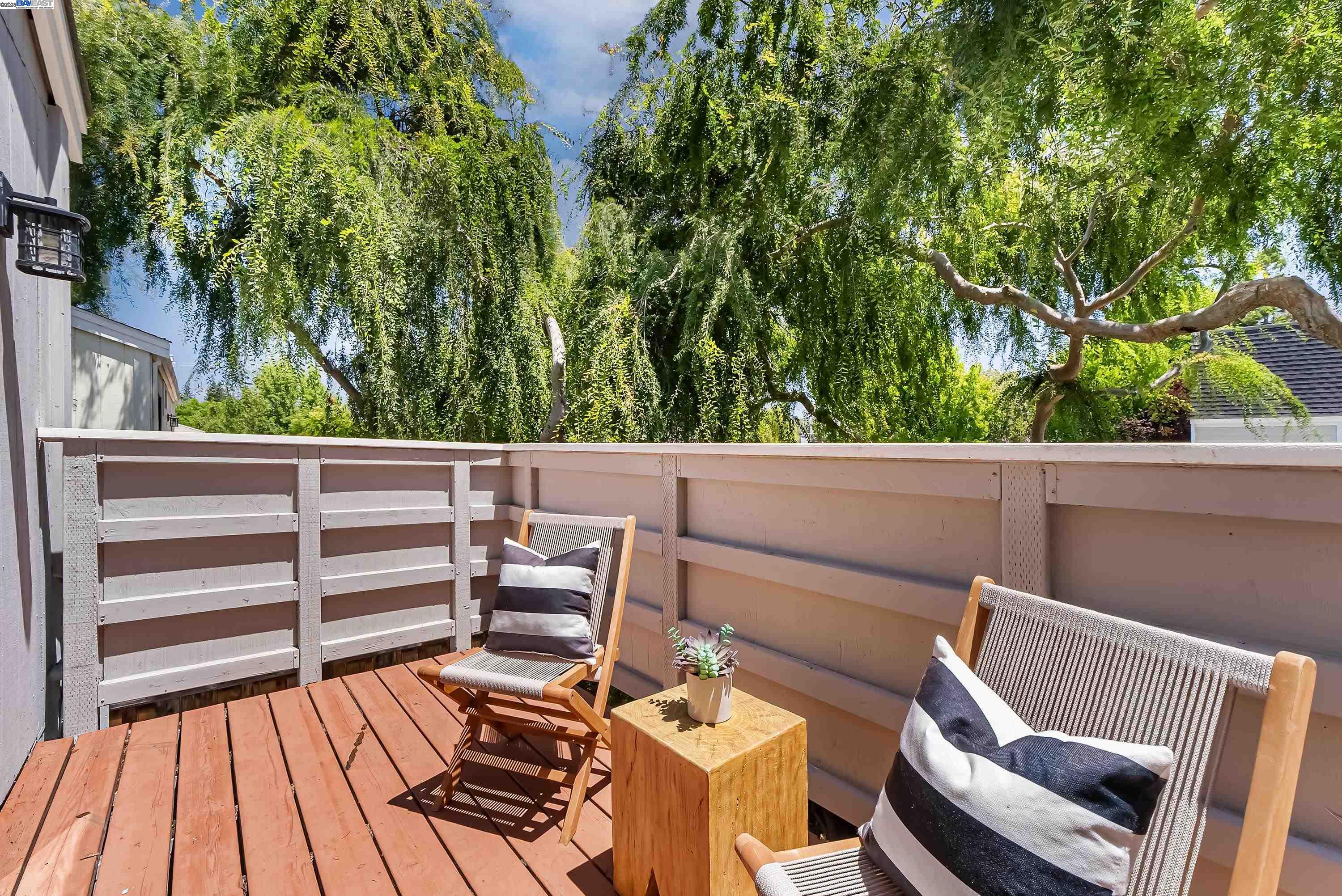 Detail Gallery Image 16 of 39 For 163 Gladys Ave, Mountain View,  CA 94043 - 2 Beds | 2/1 Baths