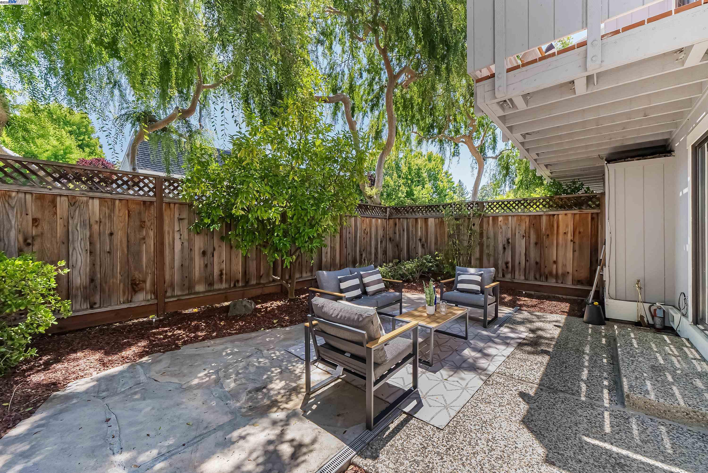 Detail Gallery Image 26 of 39 For 163 Gladys Ave, Mountain View,  CA 94043 - 2 Beds | 2/1 Baths