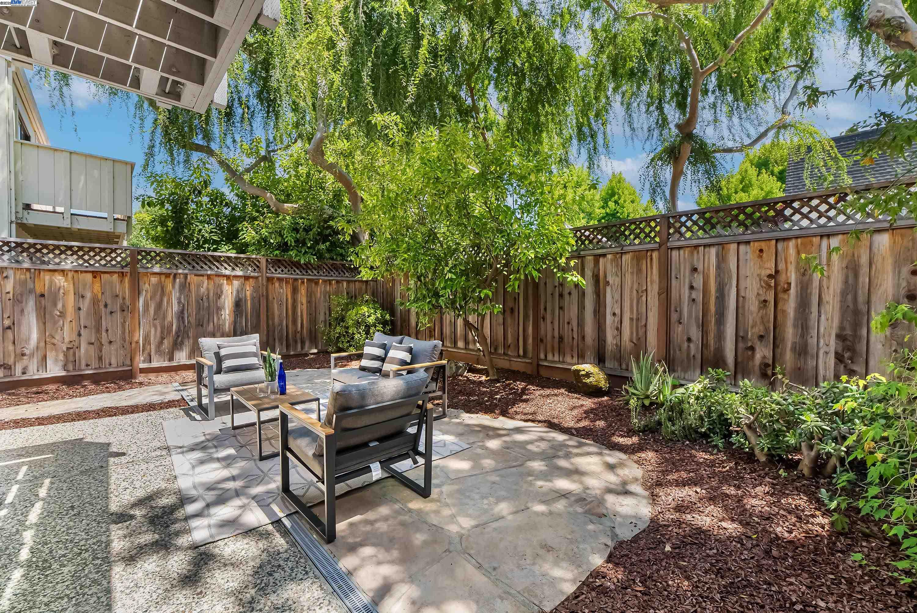 Detail Gallery Image 28 of 39 For 163 Gladys Ave, Mountain View,  CA 94043 - 2 Beds | 2/1 Baths