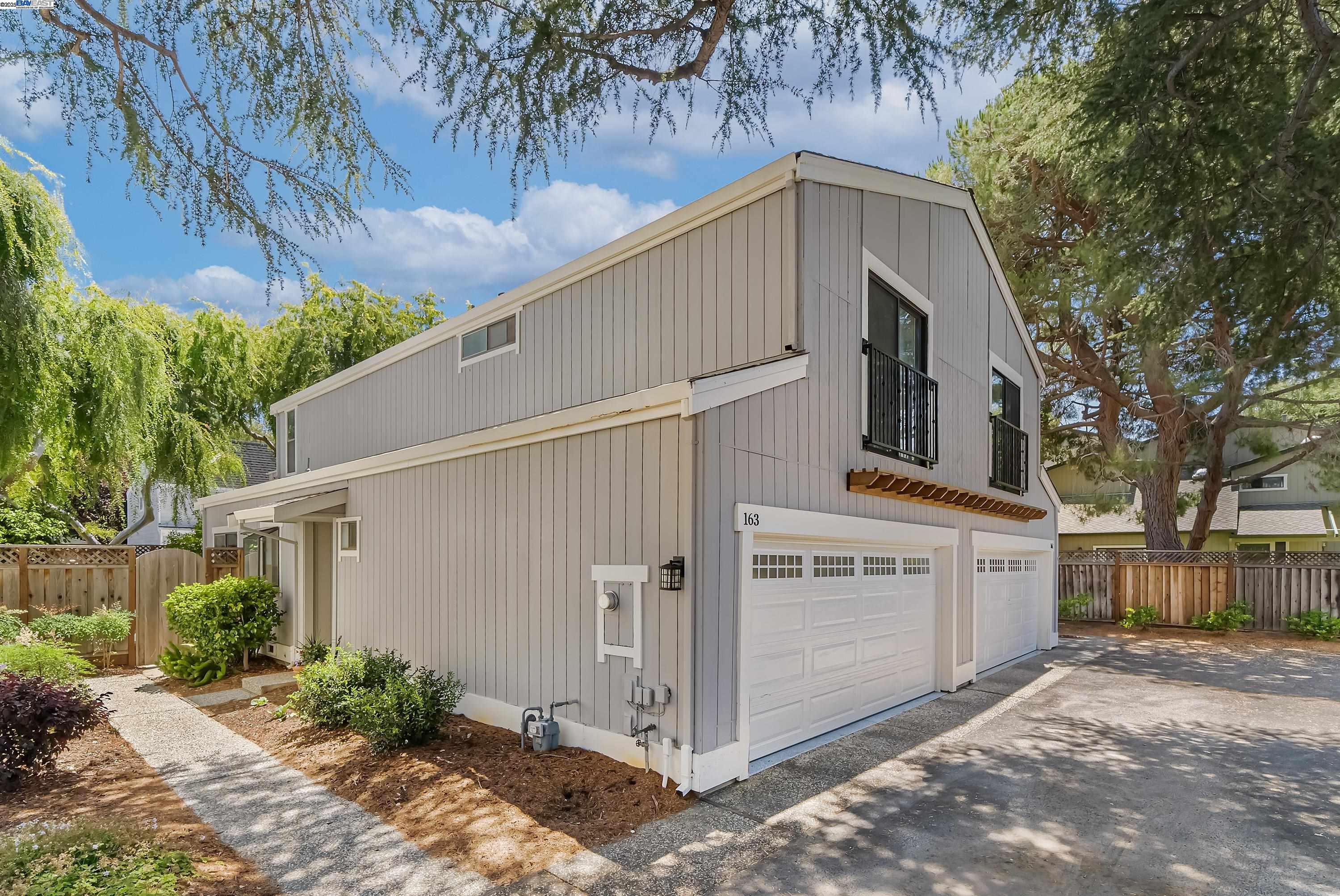 Detail Gallery Image 32 of 39 For 163 Gladys Ave, Mountain View,  CA 94043 - 2 Beds | 2/1 Baths