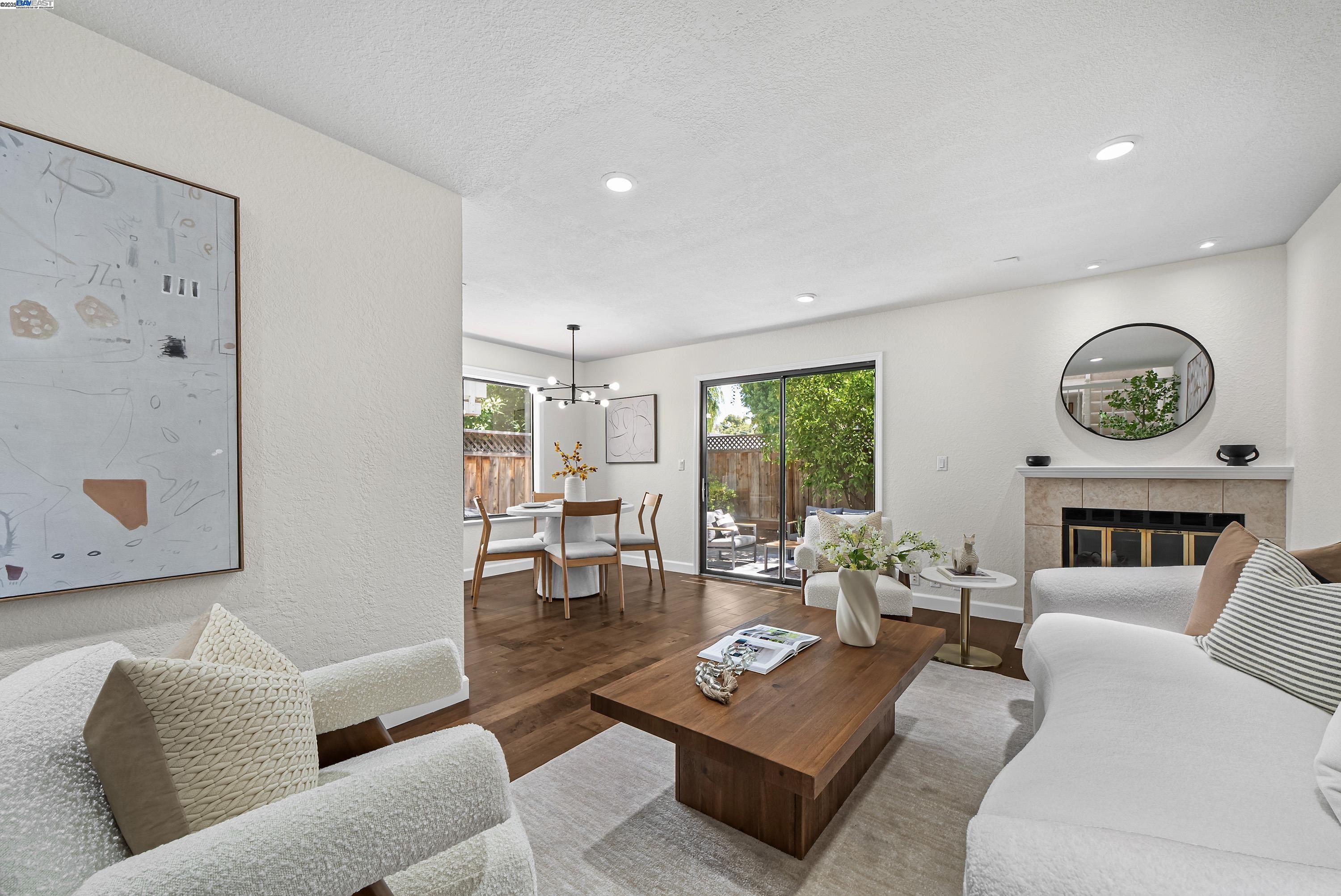 Detail Gallery Image 5 of 39 For 163 Gladys Ave, Mountain View,  CA 94043 - 2 Beds | 2/1 Baths