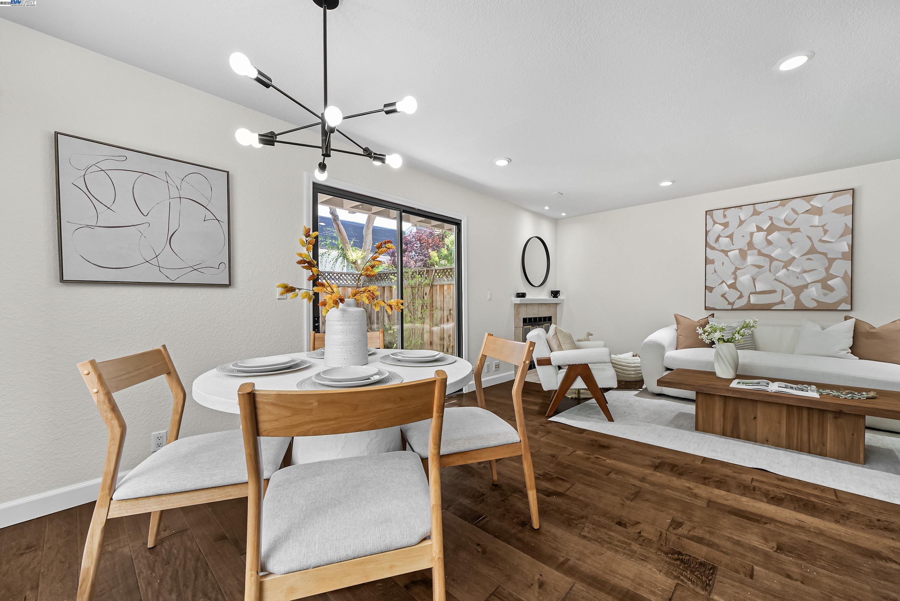 Detail Gallery Image 6 of 39 For 163 Gladys Ave, Mountain View,  CA 94043 - 2 Beds | 2/1 Baths