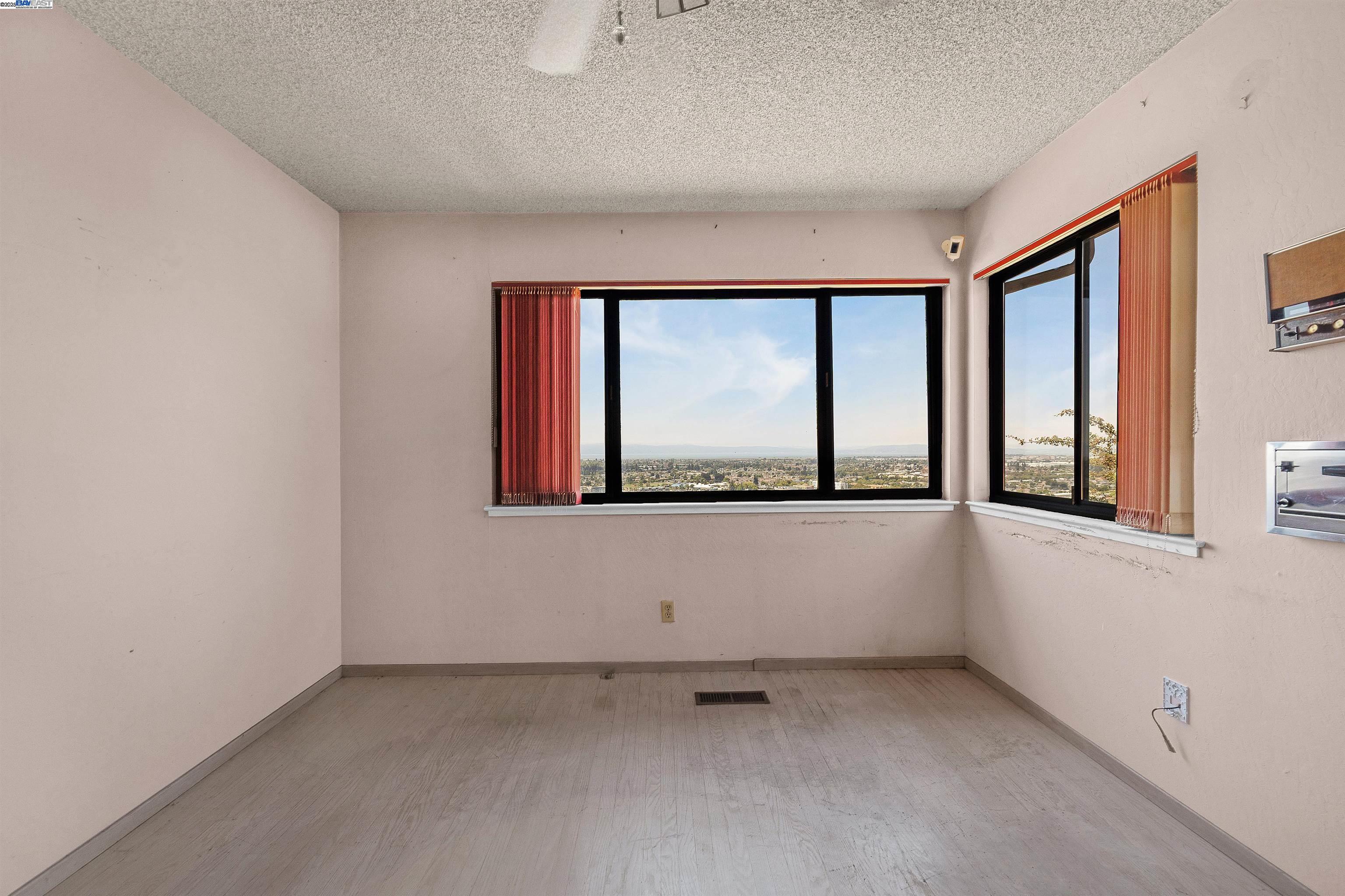 16504 Page St, San Leandro, California 94578, 3 Bedrooms Bedrooms, 7 Rooms Rooms,2 BathroomsBathrooms,Residential,For Sale,16504 Page St,41105830