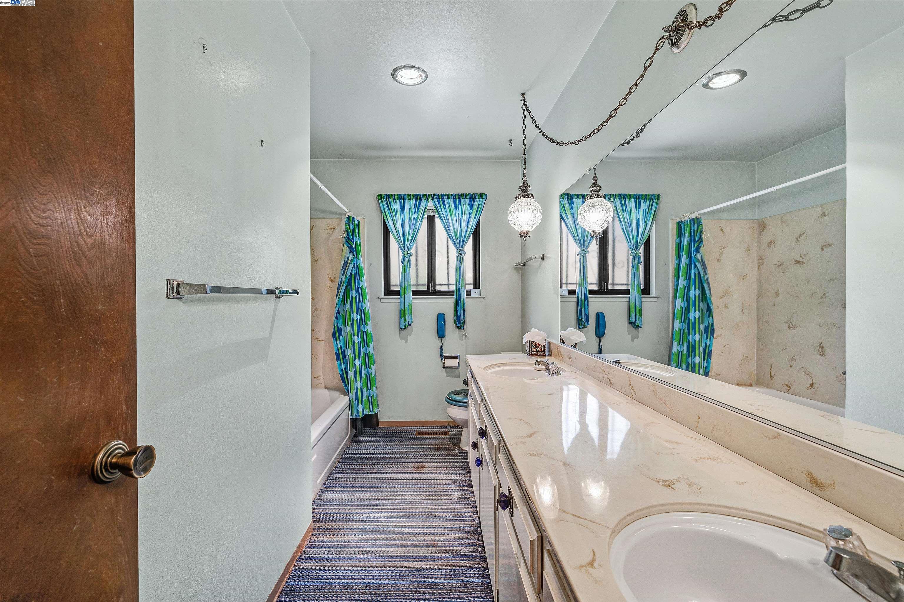 16504 Page St, San Leandro, California 94578, 3 Bedrooms Bedrooms, 7 Rooms Rooms,2 BathroomsBathrooms,Residential,For Sale,16504 Page St,41105830