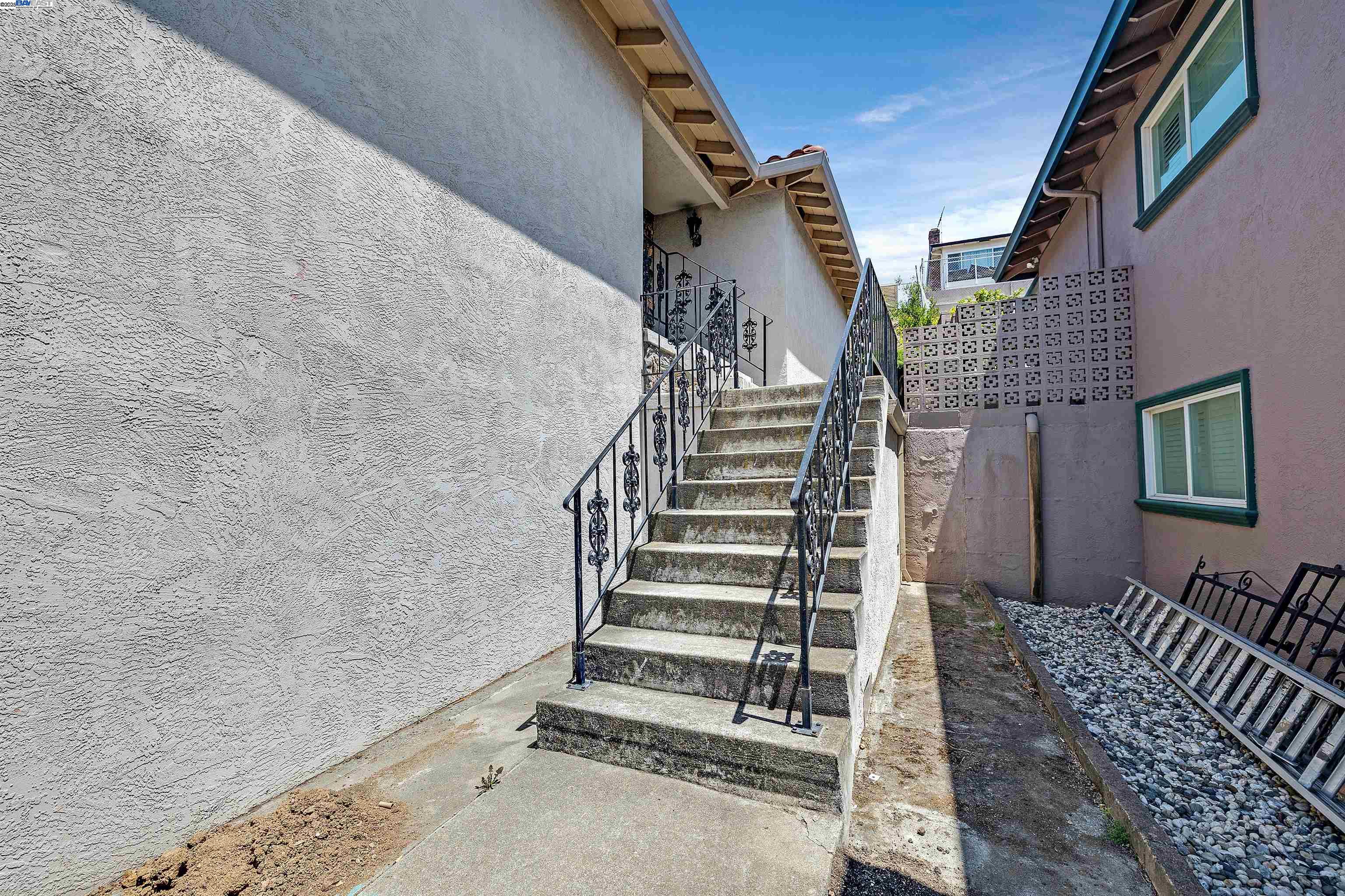 16504 Page St, San Leandro, California 94578, 3 Bedrooms Bedrooms, 7 Rooms Rooms,2 BathroomsBathrooms,Residential,For Sale,16504 Page St,41105830