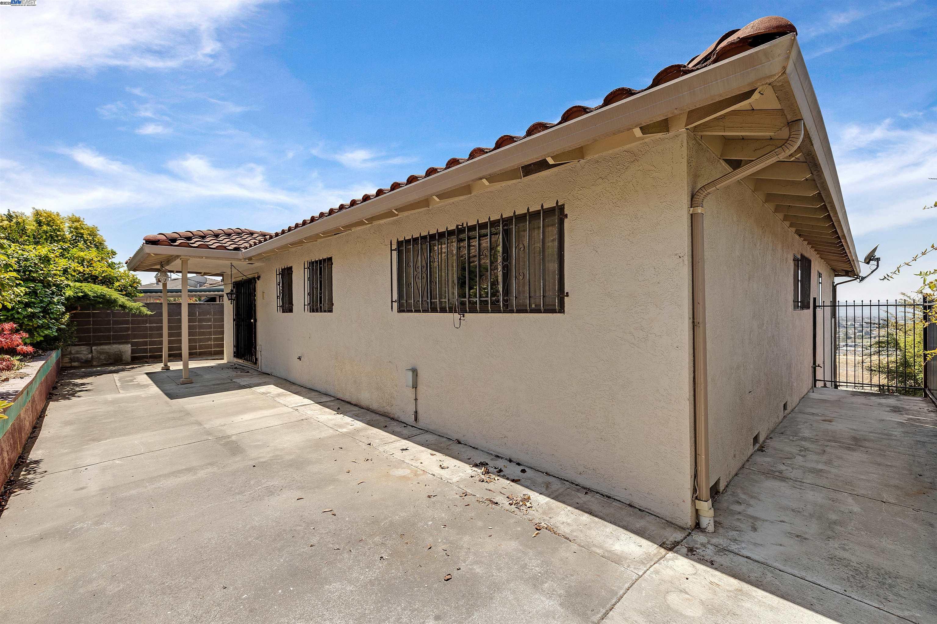 16504 Page St, San Leandro, California 94578, 3 Bedrooms Bedrooms, 7 Rooms Rooms,2 BathroomsBathrooms,Residential,For Sale,16504 Page St,41105830