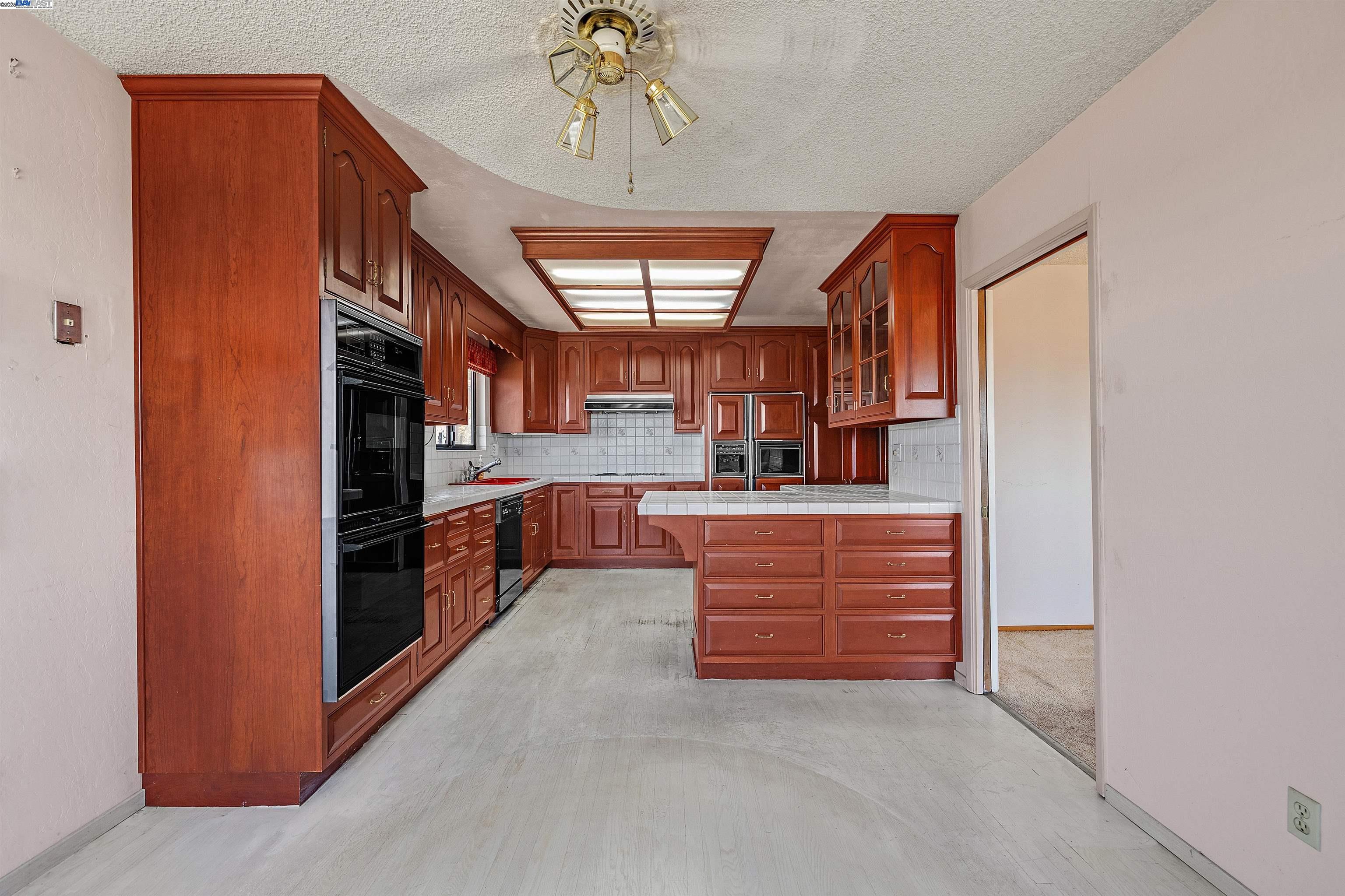 16504 Page St, San Leandro, California 94578, 3 Bedrooms Bedrooms, 7 Rooms Rooms,2 BathroomsBathrooms,Residential,For Sale,16504 Page St,41105830
