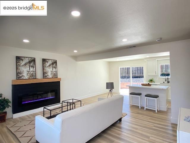 5 Dolphin Dr, Pittsburg, California 94565, 3 Bedrooms Bedrooms, 6 Rooms Rooms,2 BathroomsBathrooms,Residential,For Sale,5 Dolphin Dr,41105831