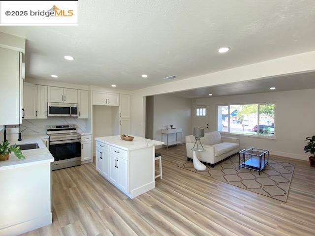 5 Dolphin Dr, Pittsburg, California 94565, 3 Bedrooms Bedrooms, 6 Rooms Rooms,2 BathroomsBathrooms,Residential,For Sale,5 Dolphin Dr,41105831