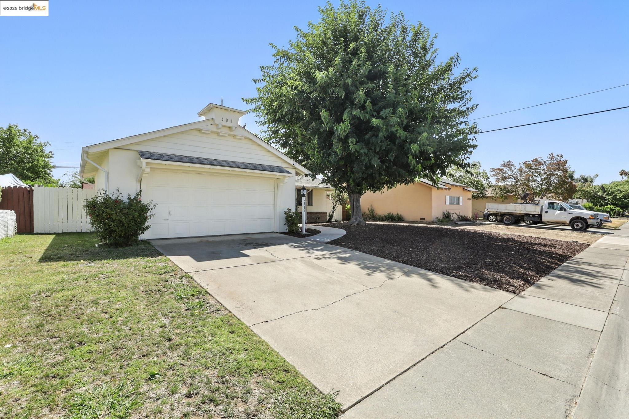 6725 Austin Way, Sacramento, California 95823, 3 Bedrooms Bedrooms, 6 Rooms Rooms,2 BathroomsBathrooms,Residential,For Sale,6725 Austin Way,41105832