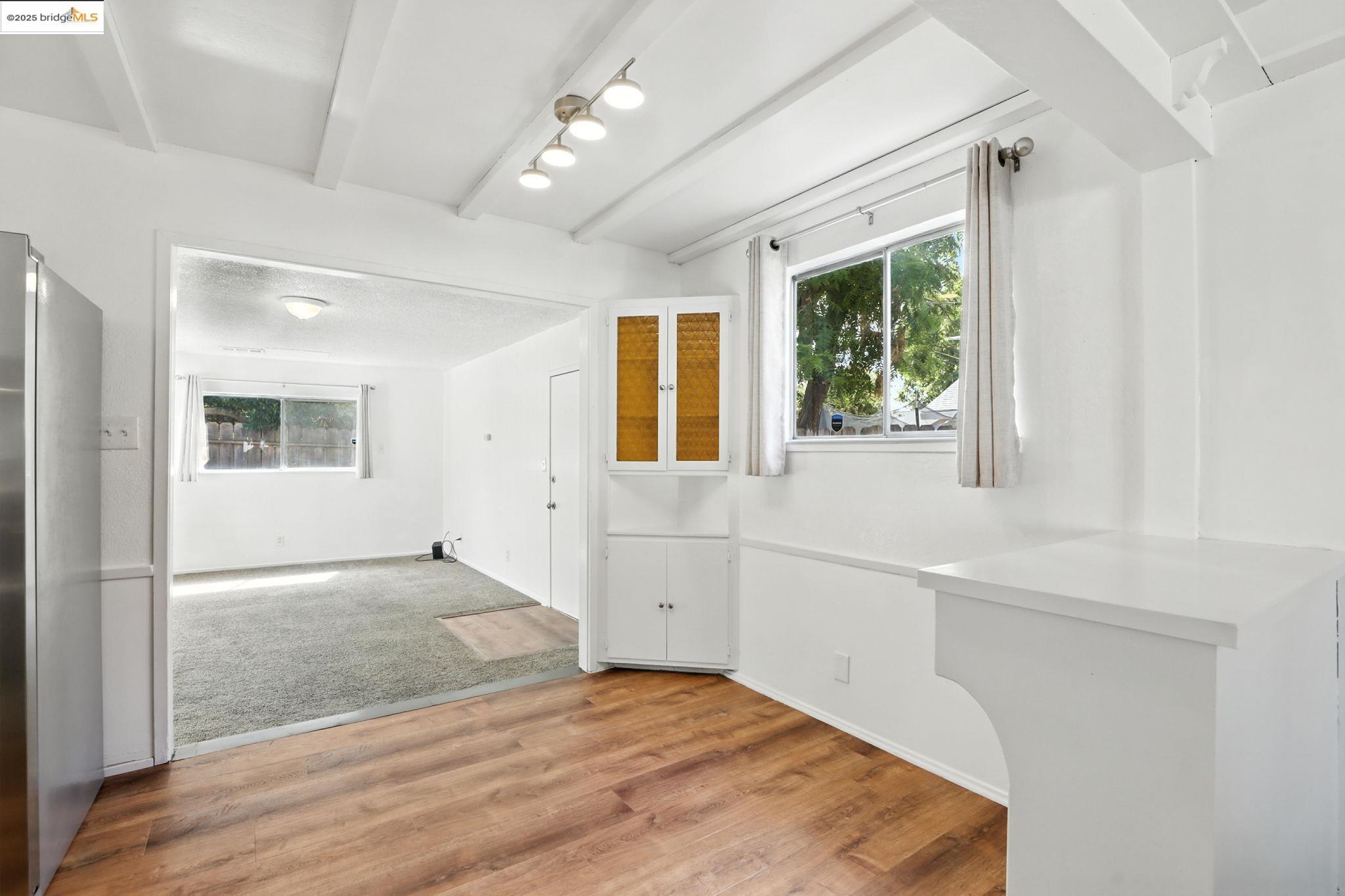 6725 Austin Way, Sacramento, California 95823, 3 Bedrooms Bedrooms, 6 Rooms Rooms,2 BathroomsBathrooms,Residential,For Sale,6725 Austin Way,41105832
