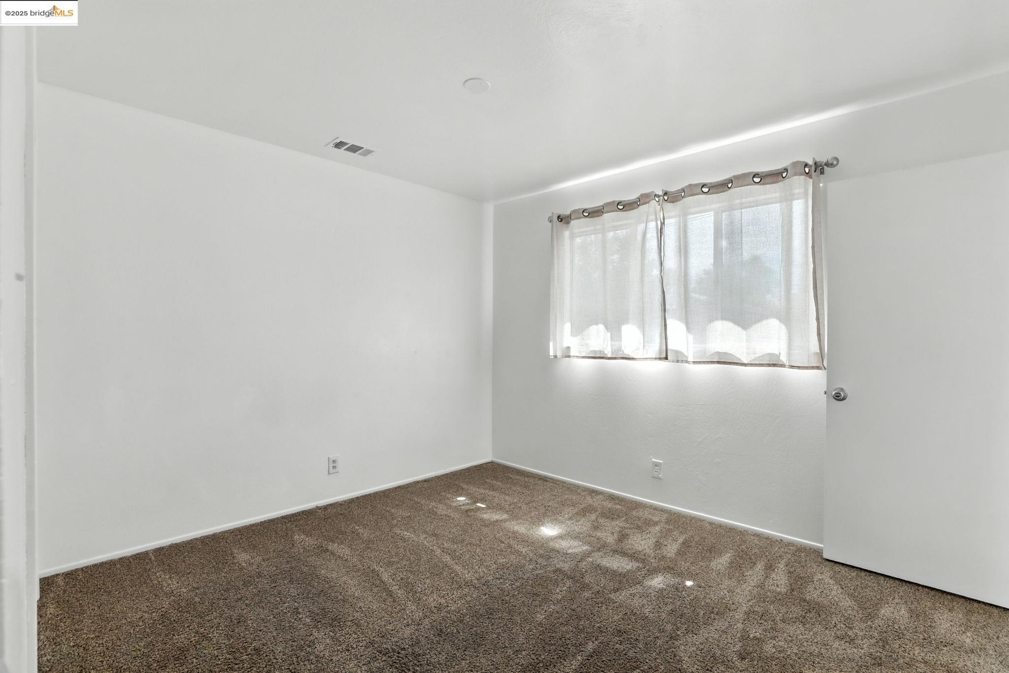 6725 Austin Way, Sacramento, California 95823, 3 Bedrooms Bedrooms, 6 Rooms Rooms,2 BathroomsBathrooms,Residential,For Sale,6725 Austin Way,41105832