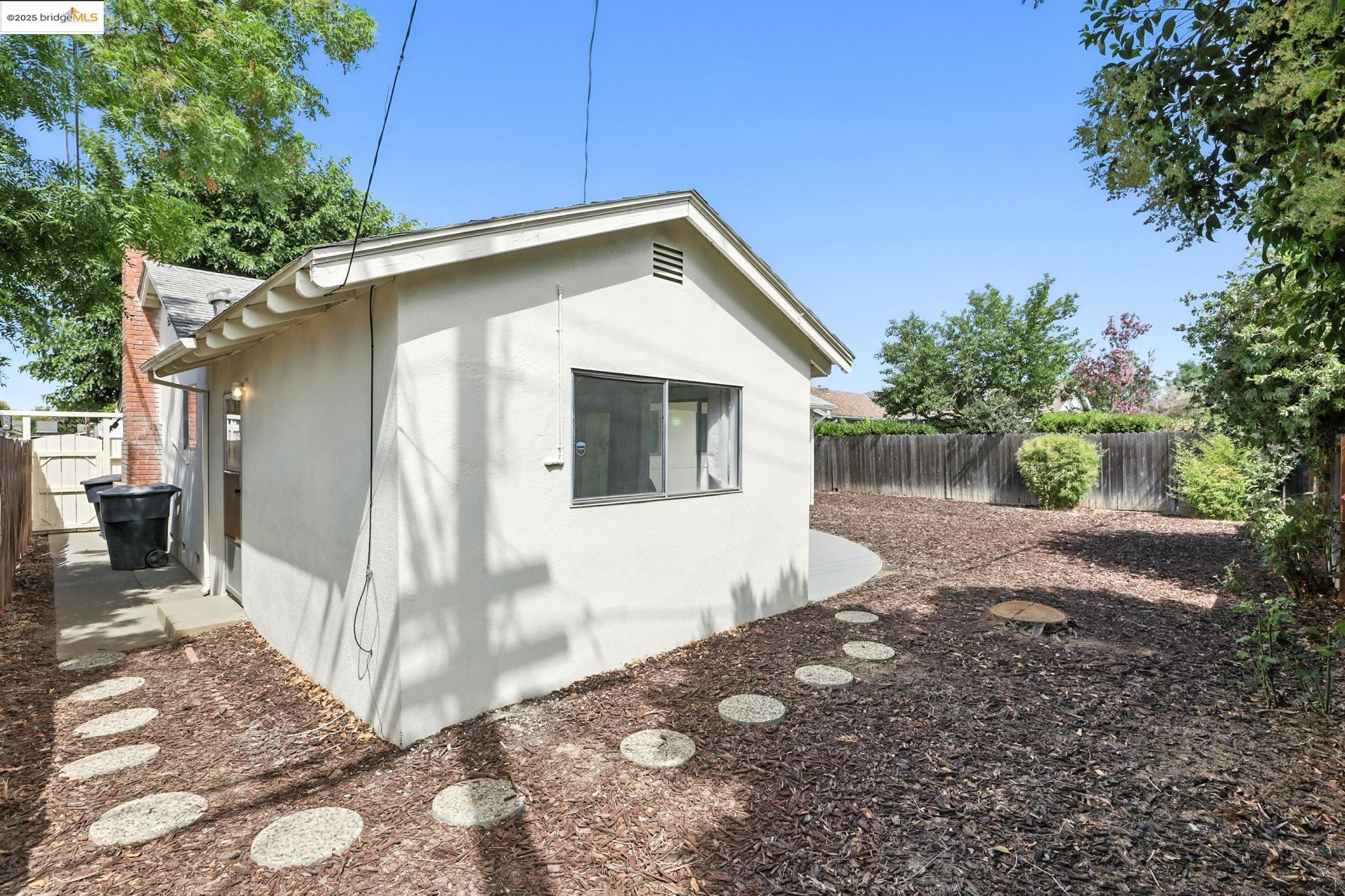 6725 Austin Way, Sacramento, California 95823, 3 Bedrooms Bedrooms, 6 Rooms Rooms,2 BathroomsBathrooms,Residential,For Sale,6725 Austin Way,41105832