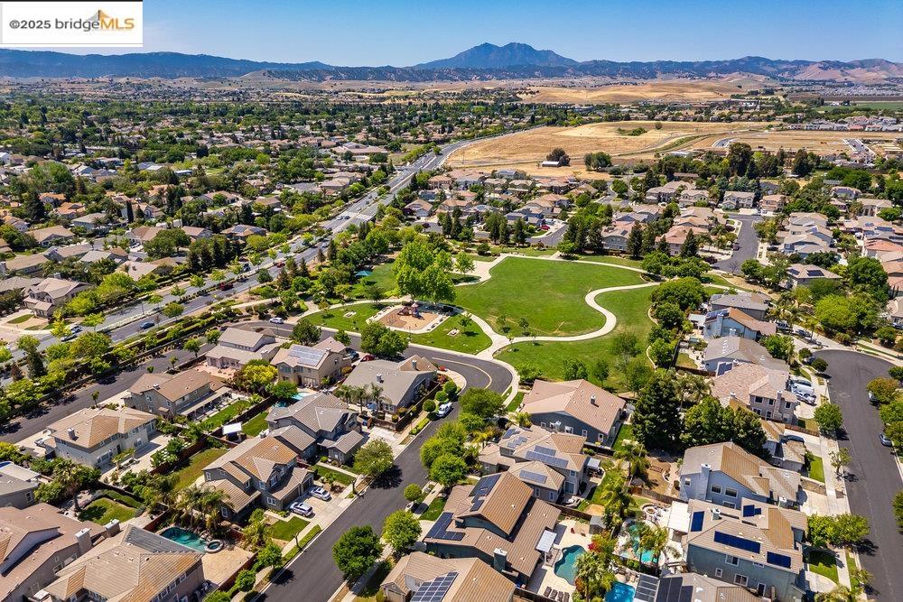 1067 Somersby Way, Brentwood, California 94513, 4 Bedrooms Bedrooms, 9 Rooms Rooms,2 BathroomsBathrooms,Residential,For Sale,1067 Somersby Way,41105833