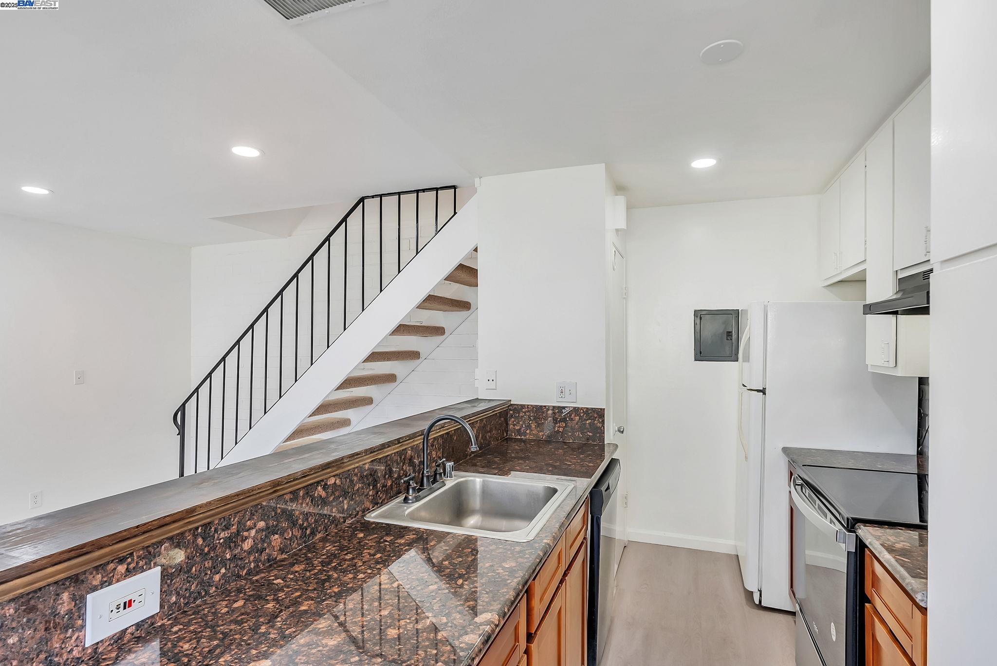 Photo #12: 41105834 Listing: Photo #12