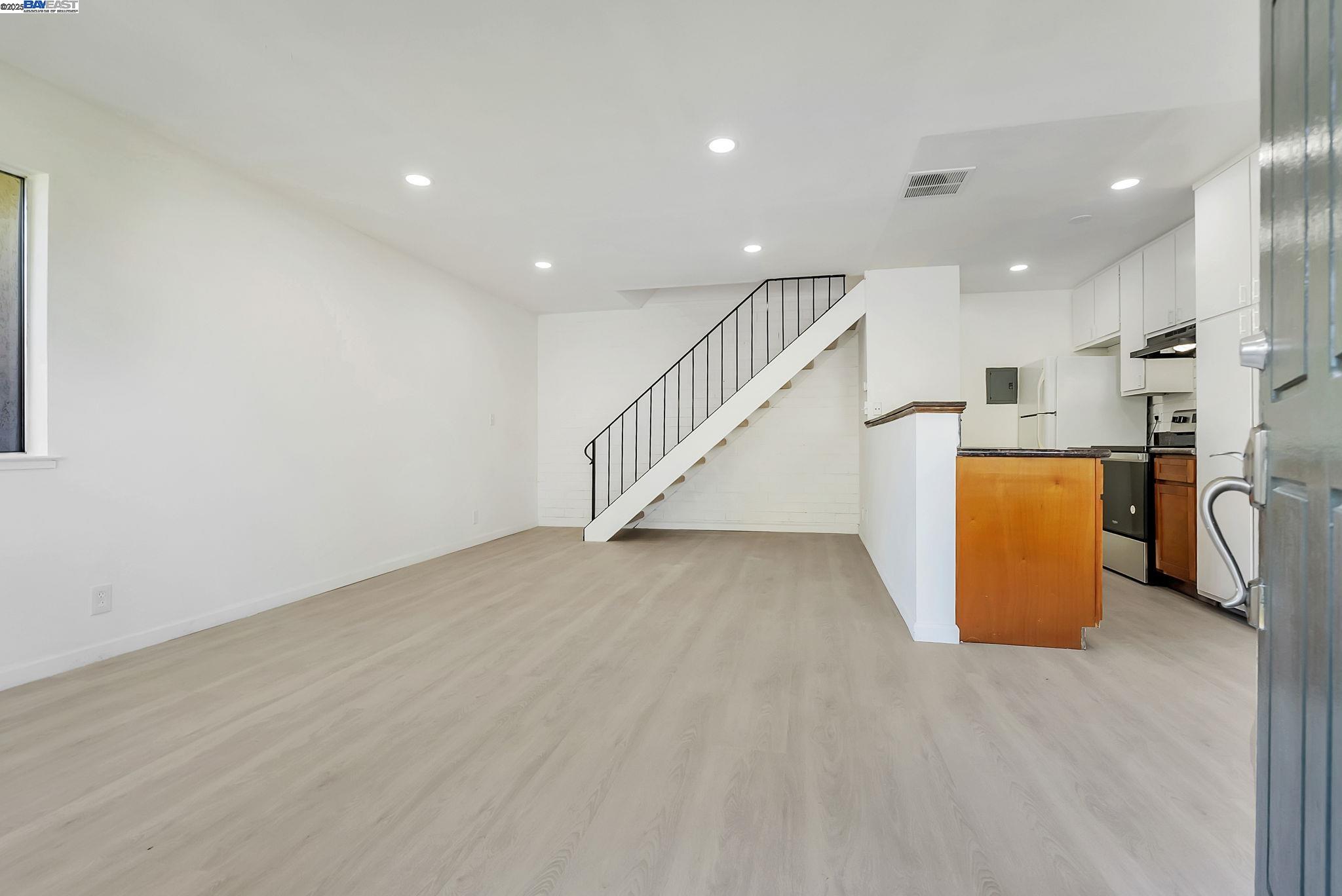 Photo #6: 41105834 Listing 