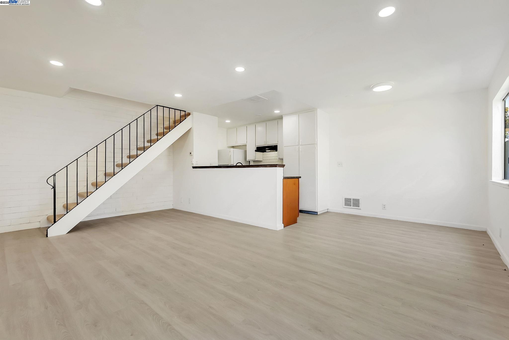 Photo #8: 41105834 Listing: Photo #8