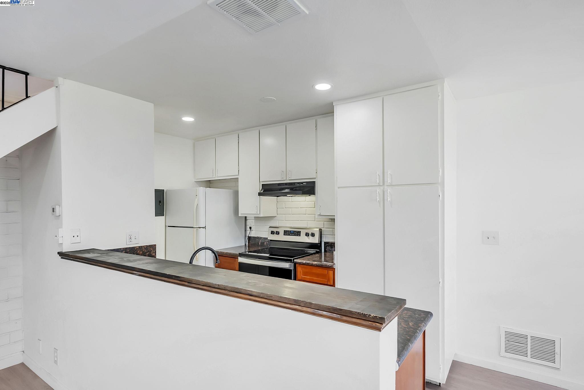 Photo #10: 41105834 Listing: Photo #10