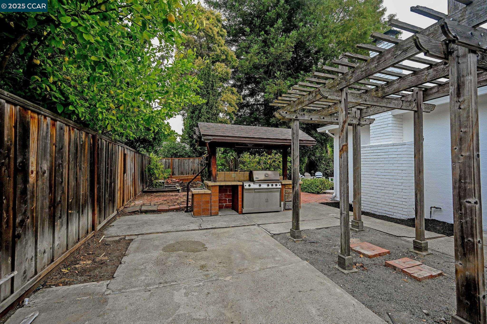 155 Saint Vincent Ct, Danville, California 94526, 4 Bedrooms Bedrooms, 10 Rooms Rooms,2 BathroomsBathrooms,Residential,For Sale,155 Saint Vincent Ct,41105835