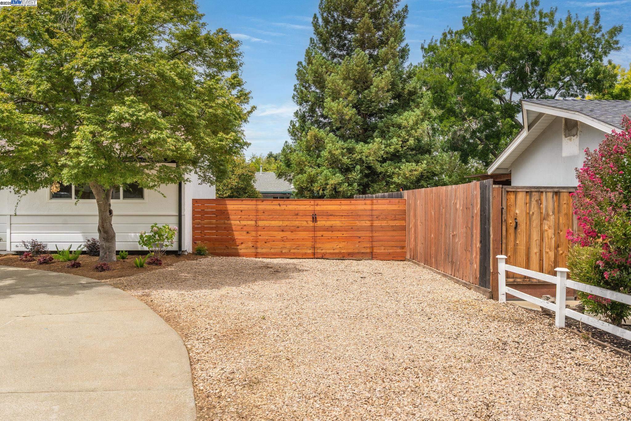 1377 El Camino Dr, Clayton, California 94517, 3 Bedrooms Bedrooms, 7 Rooms Rooms,2 BathroomsBathrooms,Residential,For Sale,1377 El Camino Dr,41105836