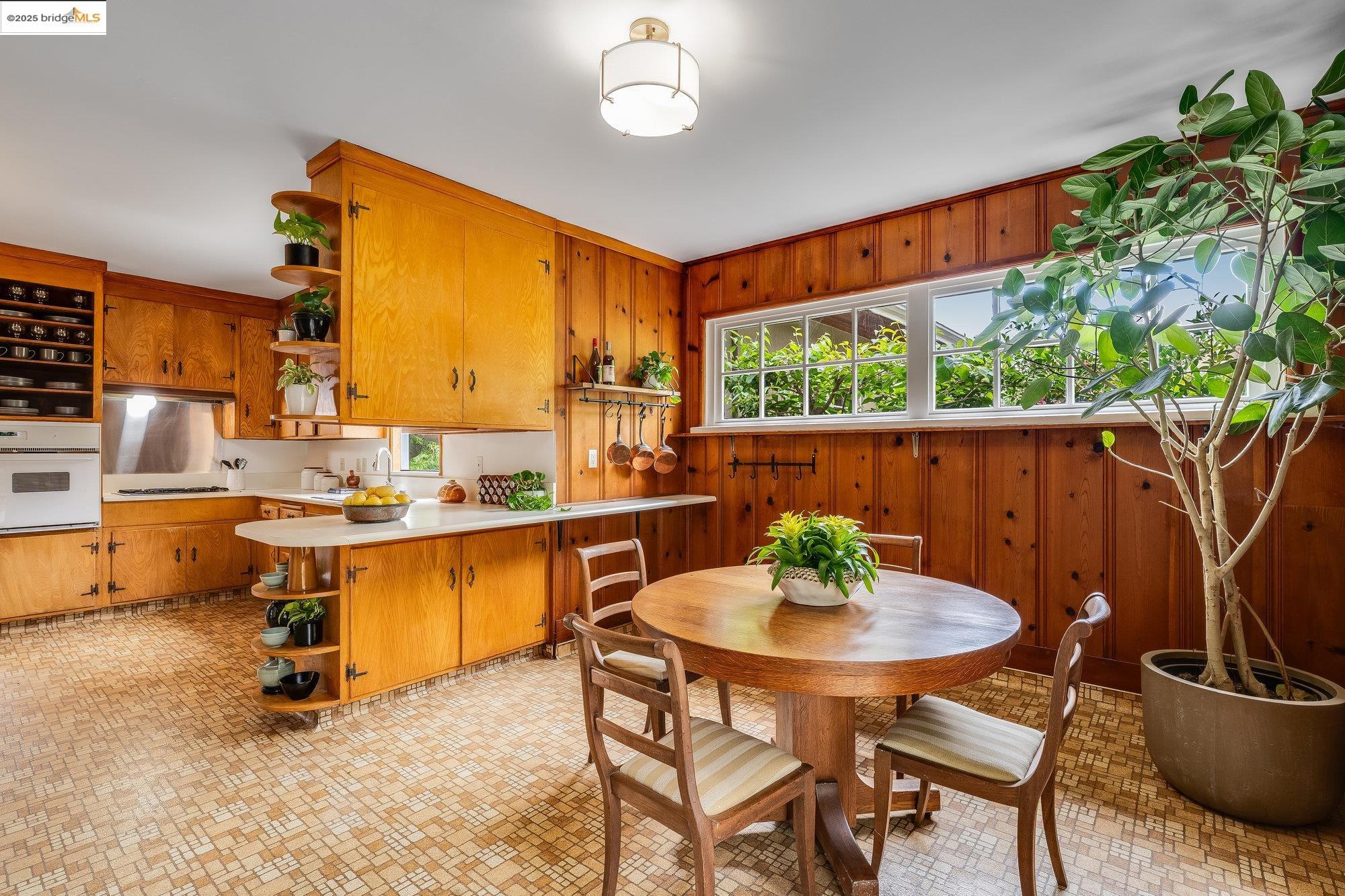 839 Mendocino Ave, Berkeley, California 94707, 3 Bedrooms Bedrooms, 8 Rooms Rooms,2 BathroomsBathrooms,Residential,For Sale,839 Mendocino Ave,41105837