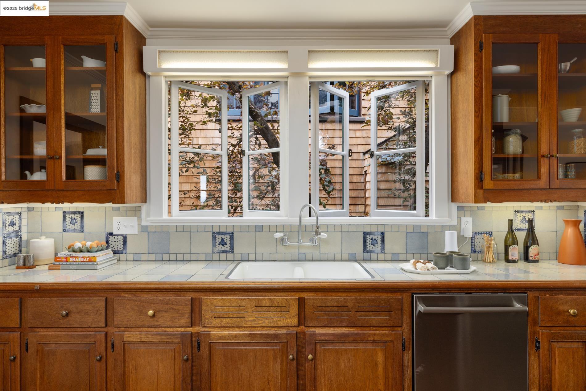 2583 Buena Vista Way, Berkeley, California 94708, 3 Bedrooms Bedrooms, 8 Rooms Rooms,2 BathroomsBathrooms,Residential,For Sale,2583 Buena Vista Way,41105839