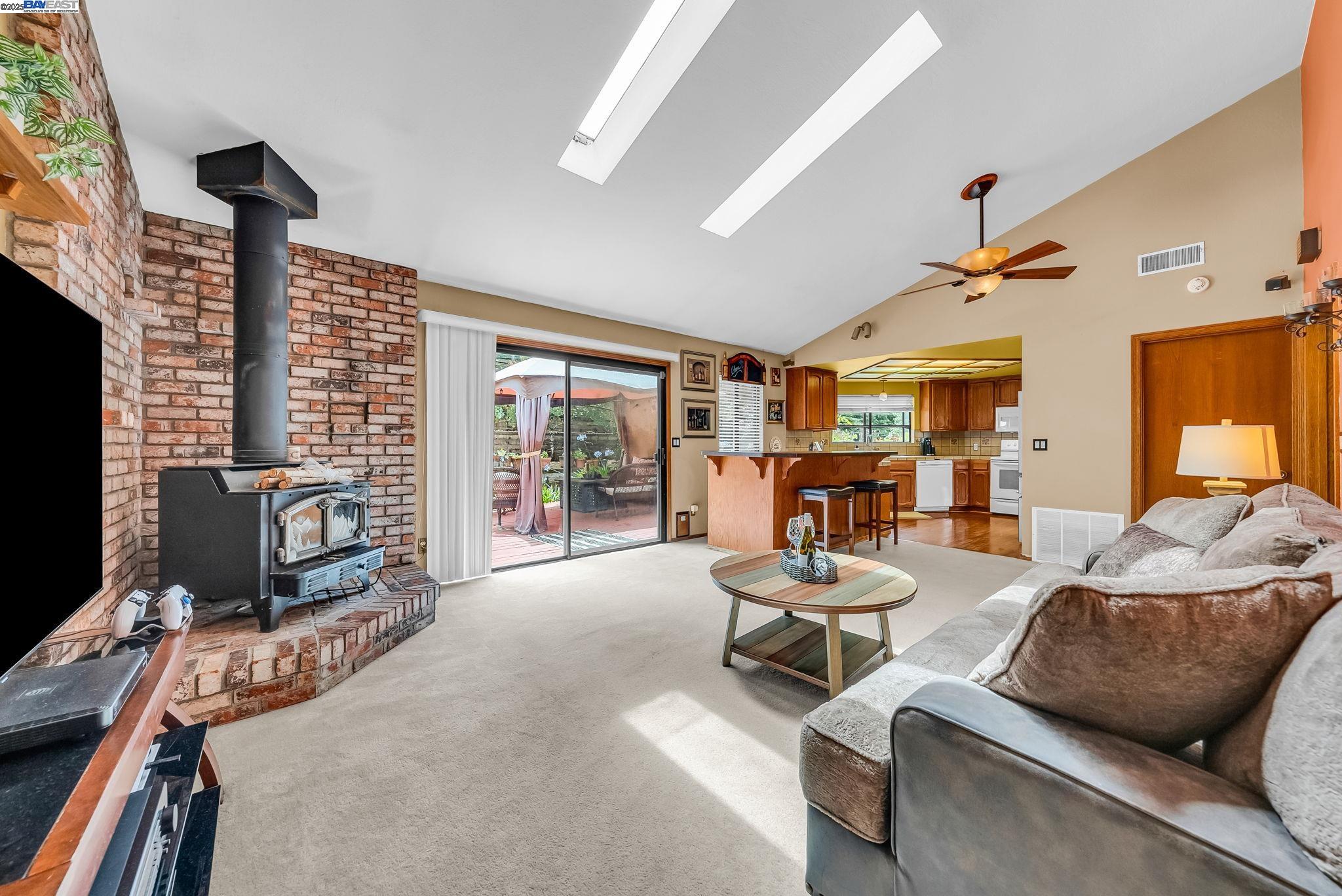 22 Cobblestone Ct, San Ramon, California 94583, 5 Bedrooms Bedrooms, 11 Rooms Rooms,3 BathroomsBathrooms,Residential,For Sale,22 Cobblestone Ct,41105840