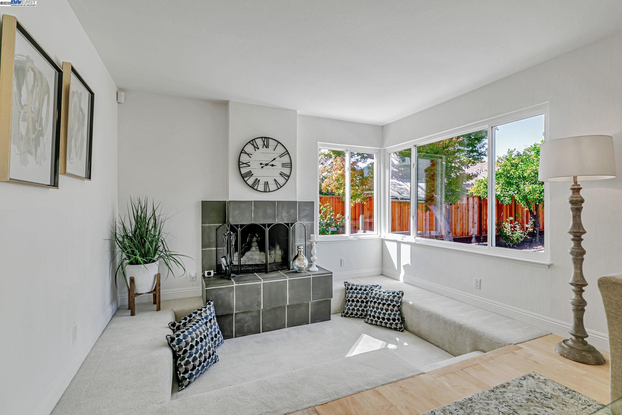 Detail Gallery Image 12 of 51 For 35272 Lake Blvd, Newark,  CA 94560 - 4 Beds | 2/1 Baths