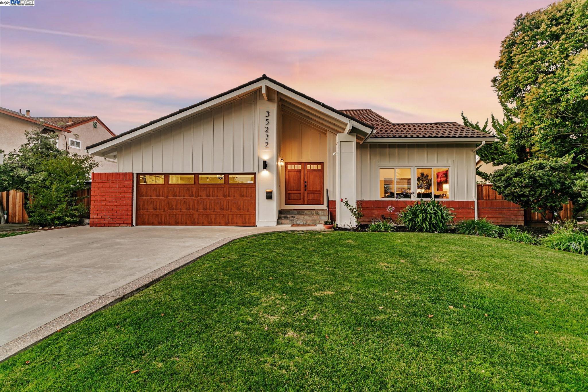 Detail Gallery Image 3 of 51 For 35272 Lake Blvd, Newark,  CA 94560 - 4 Beds | 2/1 Baths