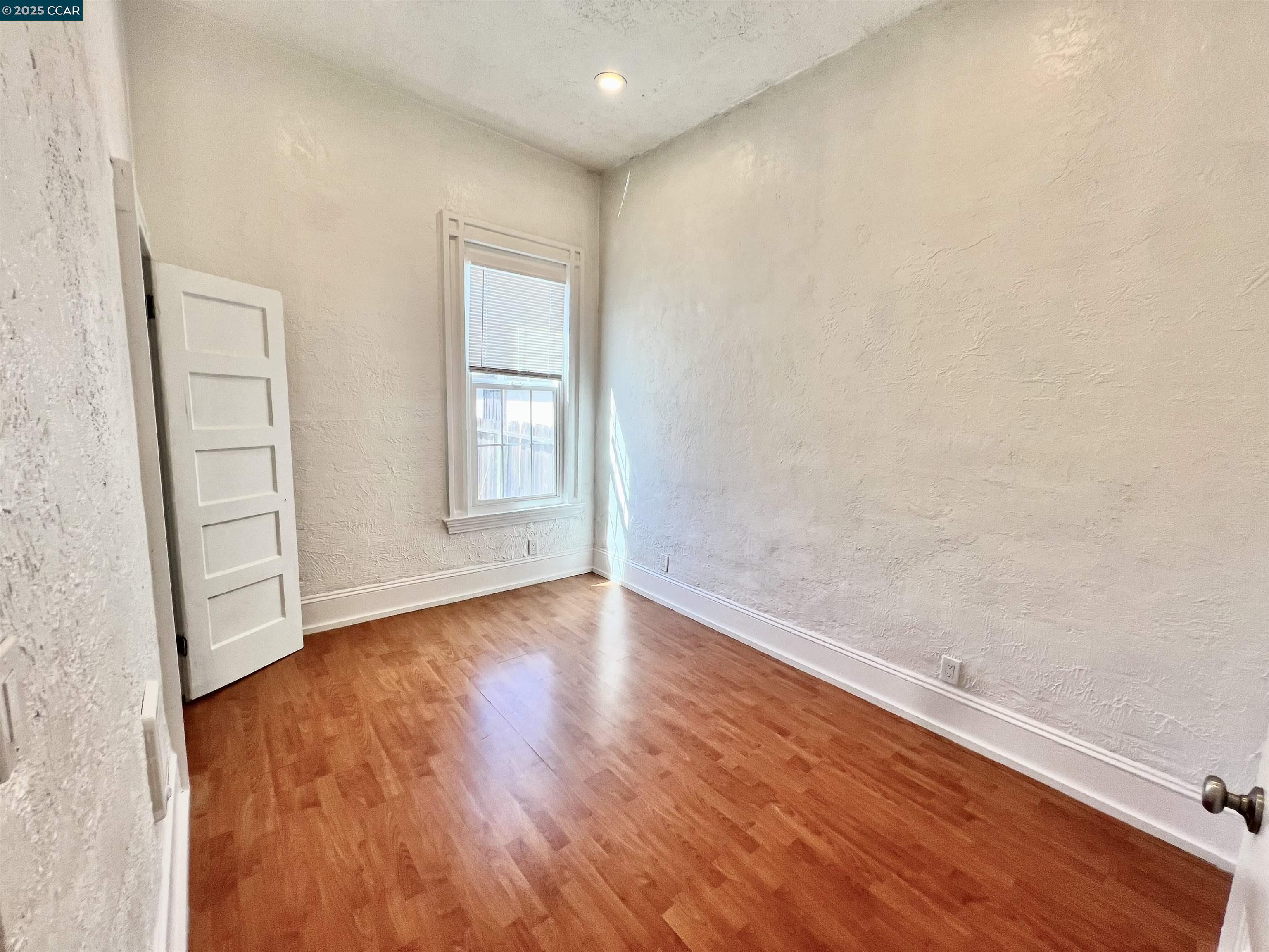 1709 Peralta St # 1709, Oakland, California 94607, 2 Bedrooms Bedrooms, 6 Rooms Rooms,1 BathroomBathrooms,Residential Lease,For Rent,1709 Peralta St # 1709,41105848