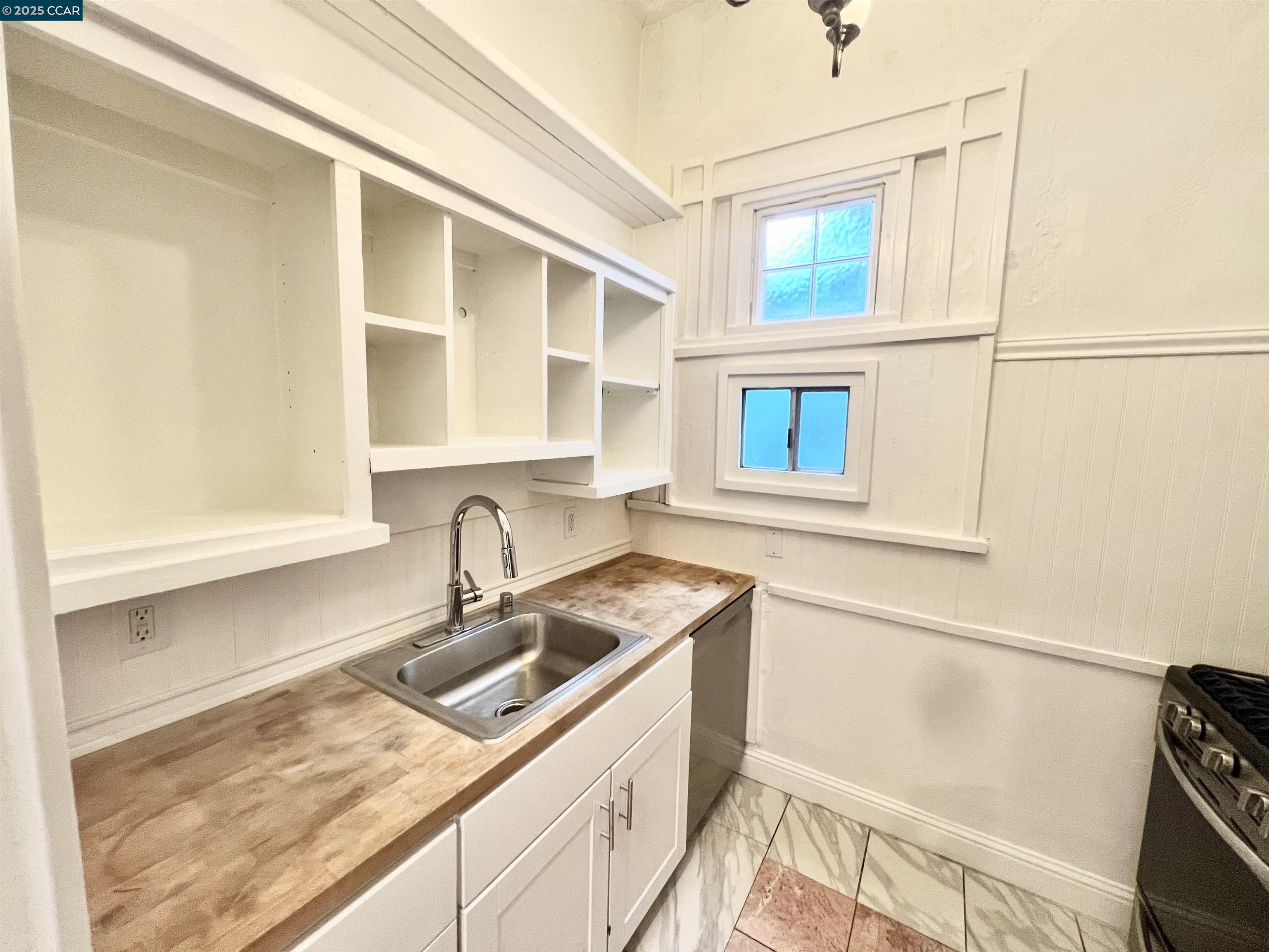 1709 Peralta St # 1709, Oakland, California 94607, 2 Bedrooms Bedrooms, 6 Rooms Rooms,1 BathroomBathrooms,Residential Lease,For Rent,1709 Peralta St # 1709,41105848
