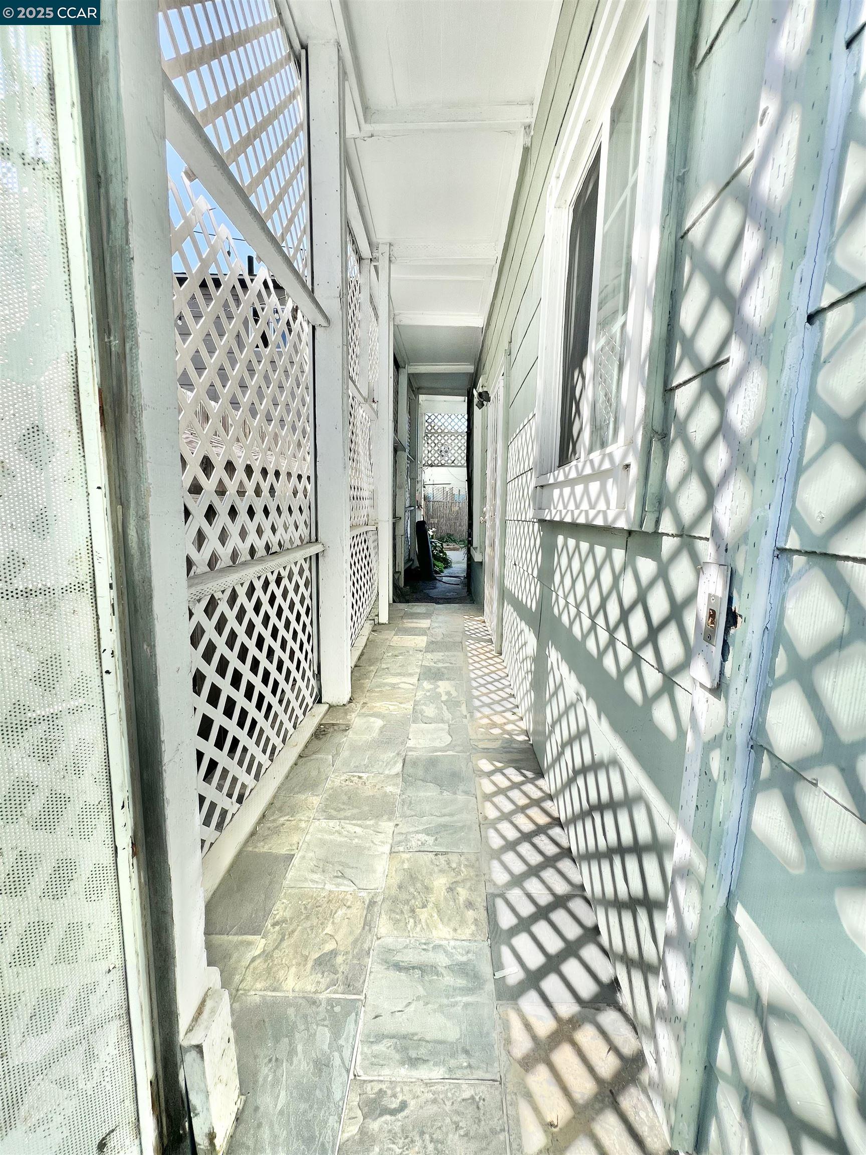1709 Peralta St # 1709, Oakland, California 94607, 2 Bedrooms Bedrooms, 6 Rooms Rooms,1 BathroomBathrooms,Residential Lease,For Rent,1709 Peralta St # 1709,41105848