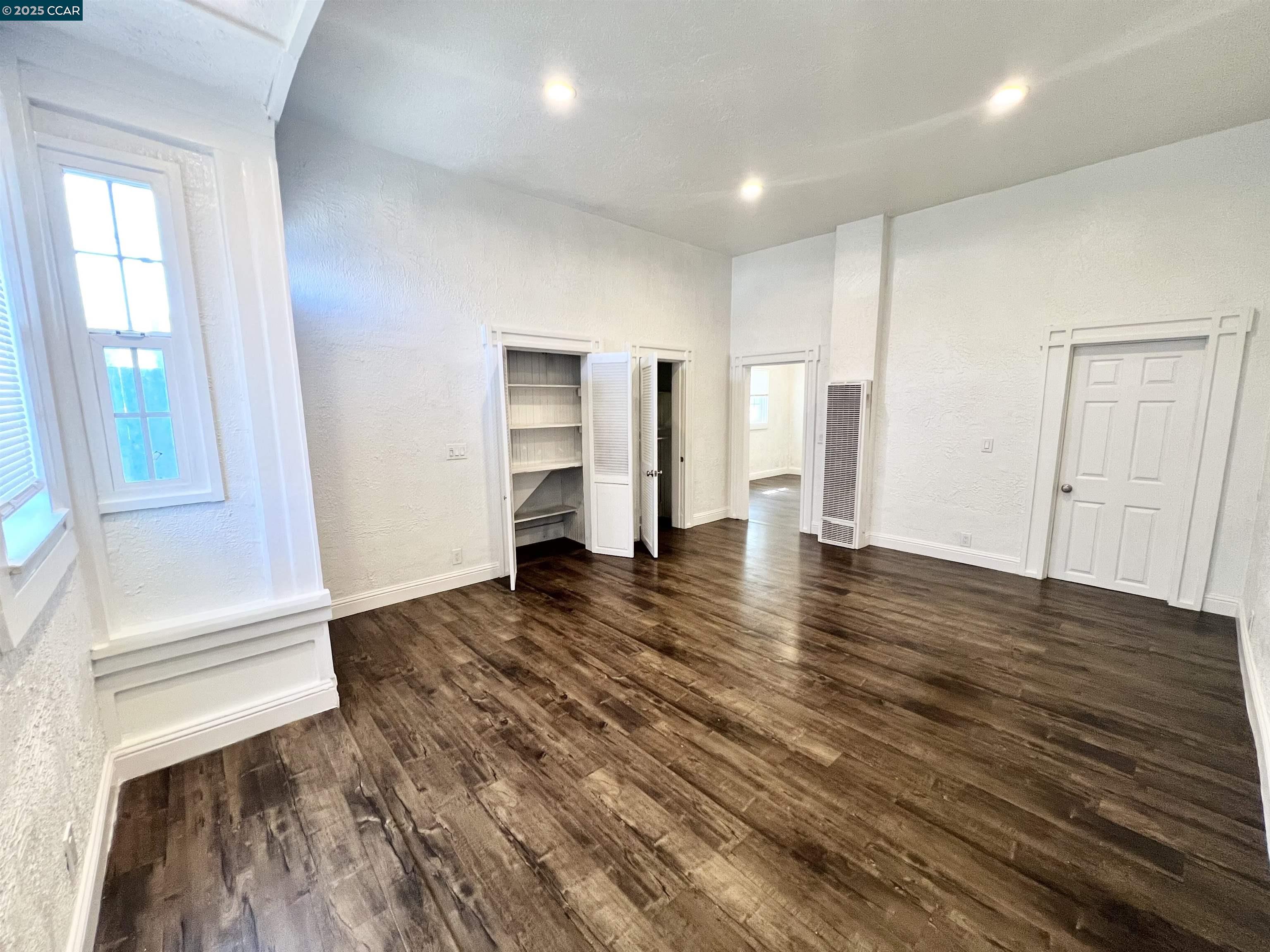 1709 Peralta St # 1709, Oakland, California 94607, 2 Bedrooms Bedrooms, 6 Rooms Rooms,1 BathroomBathrooms,Residential Lease,For Rent,1709 Peralta St # 1709,41105848