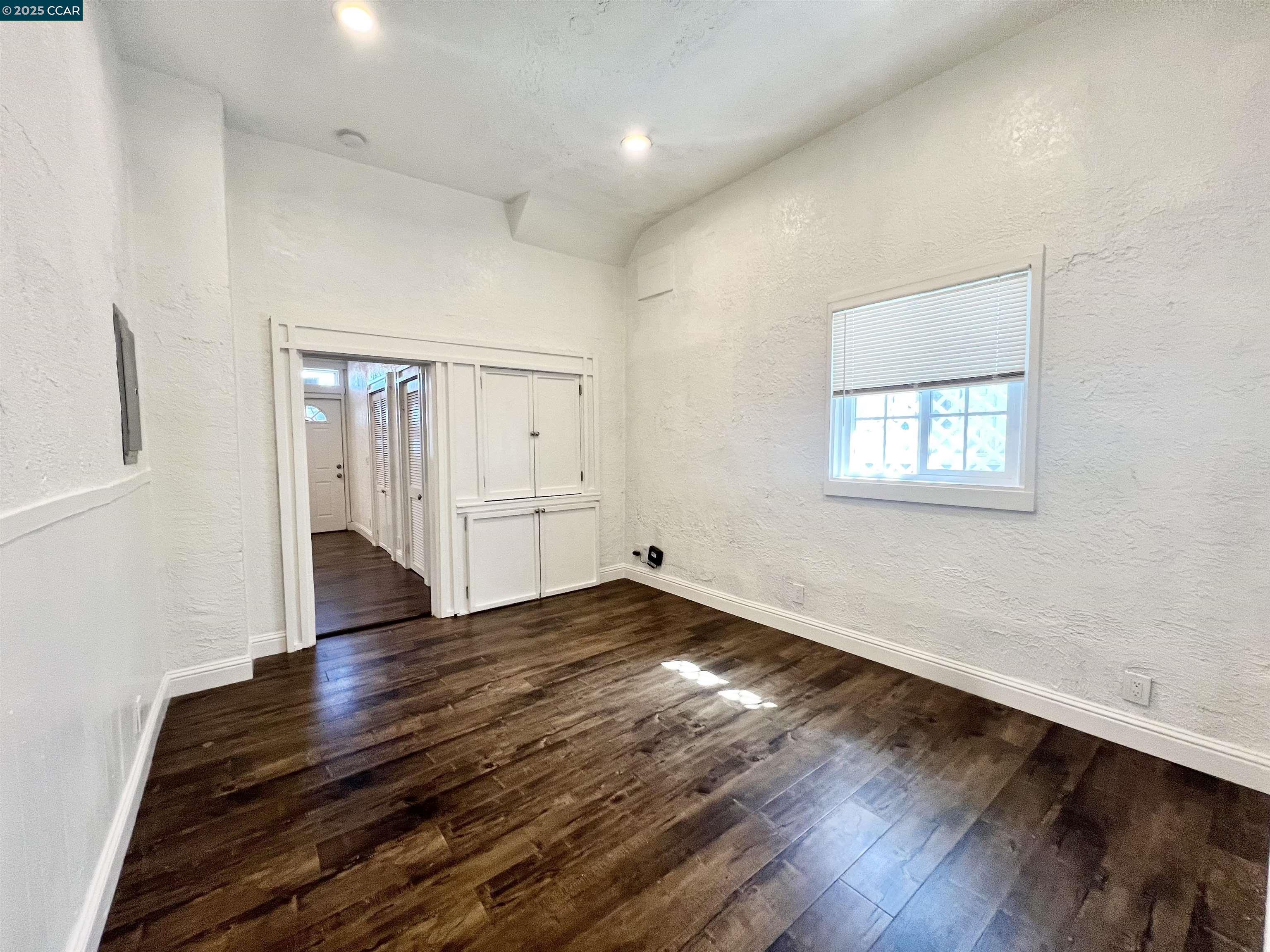 1709 Peralta St # 1709, Oakland, California 94607, 2 Bedrooms Bedrooms, 6 Rooms Rooms,1 BathroomBathrooms,Residential Lease,For Rent,1709 Peralta St # 1709,41105848