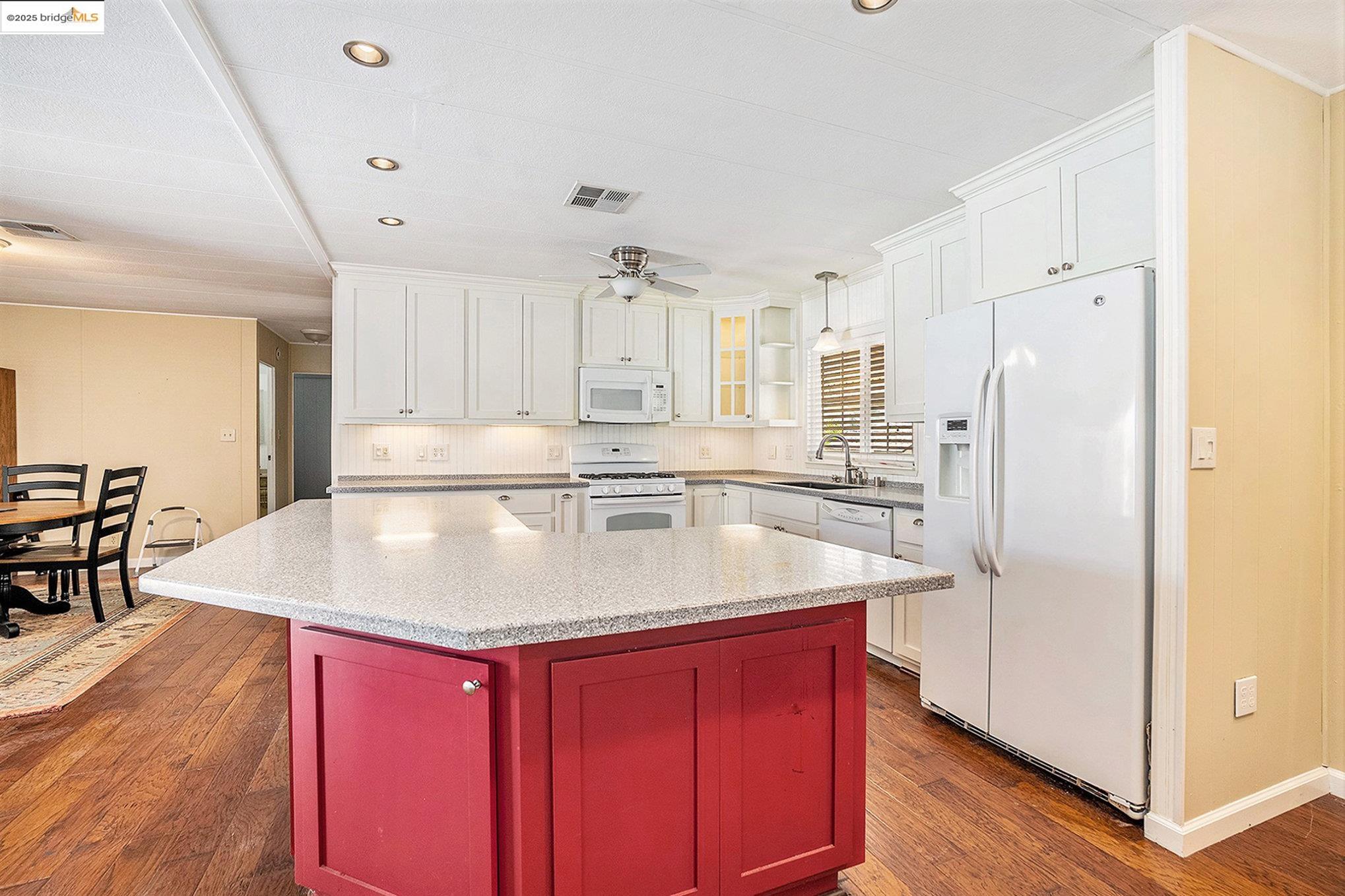 121 Zartop, Oakley, California 94561, 2 Bedrooms Bedrooms, 5 Rooms Rooms,2 BathroomsBathrooms,Manufactured In Park,For Sale,121 Zartop,41105849
