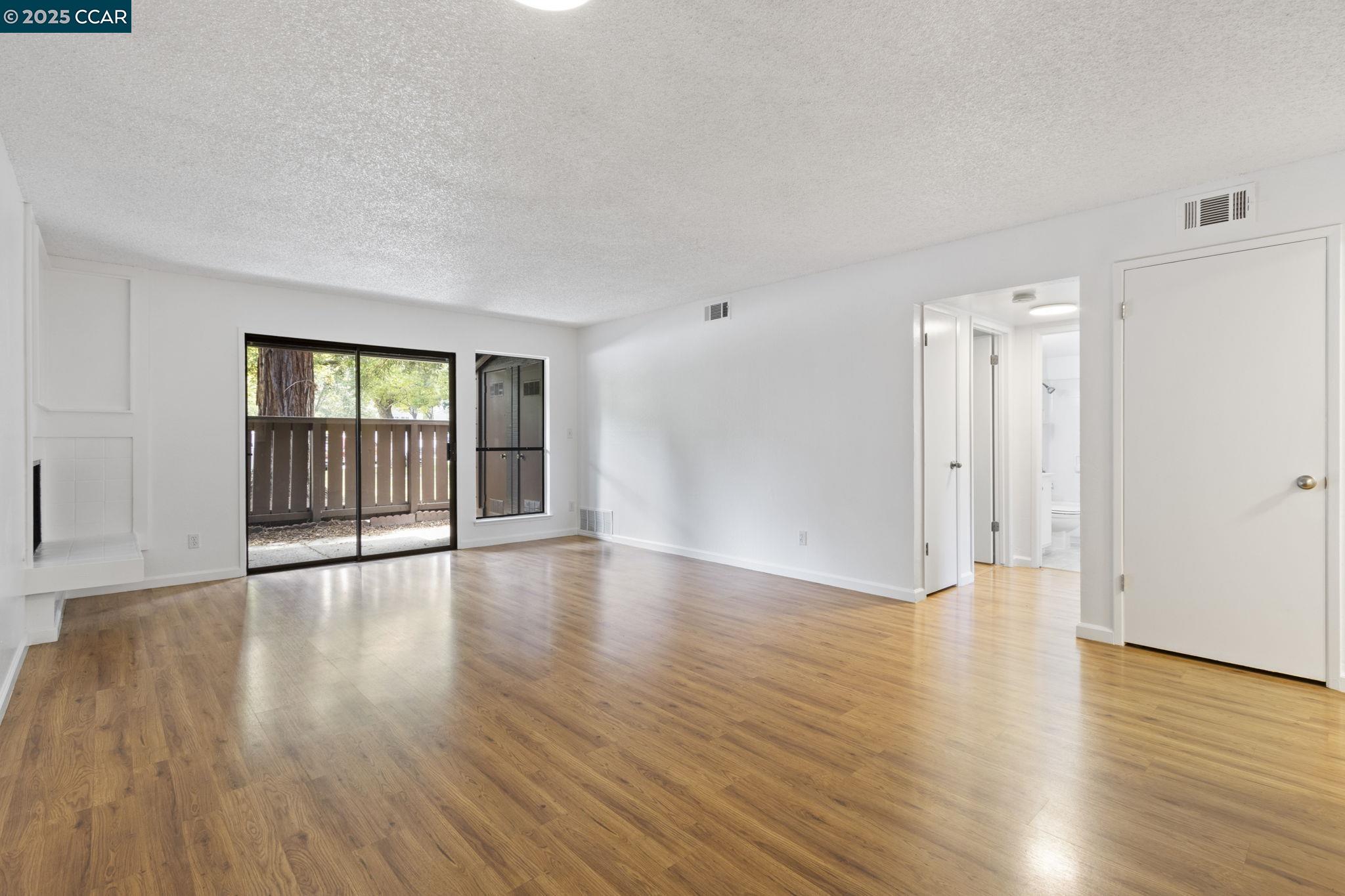 Photo #10: 41105850 Listing: Photo #10