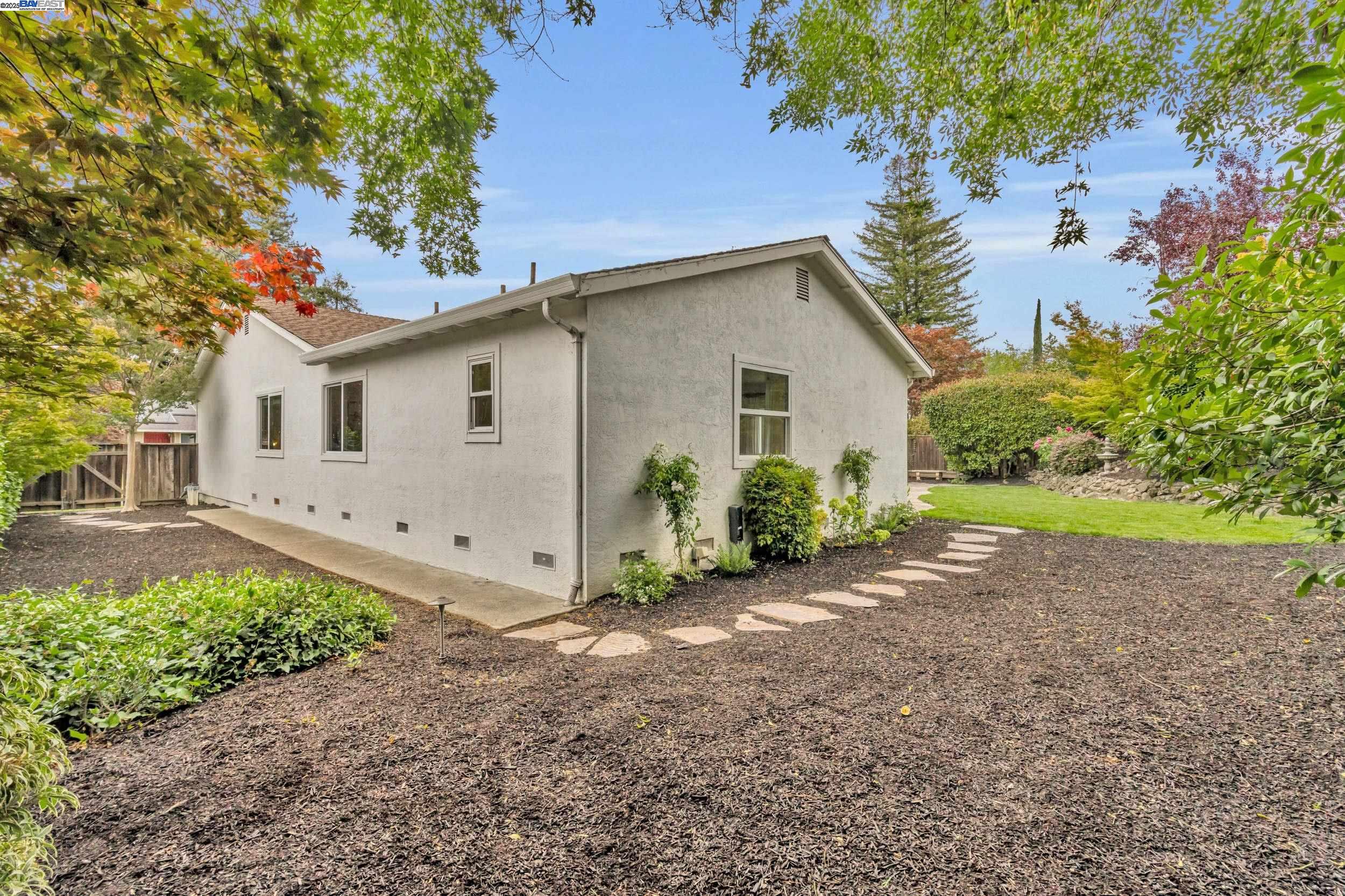 62 Saint Luke Ct, Danville, California 94526, 4 Bedrooms Bedrooms, 9 Rooms Rooms,2 BathroomsBathrooms,Residential,For Sale,62 Saint Luke Ct,41105854