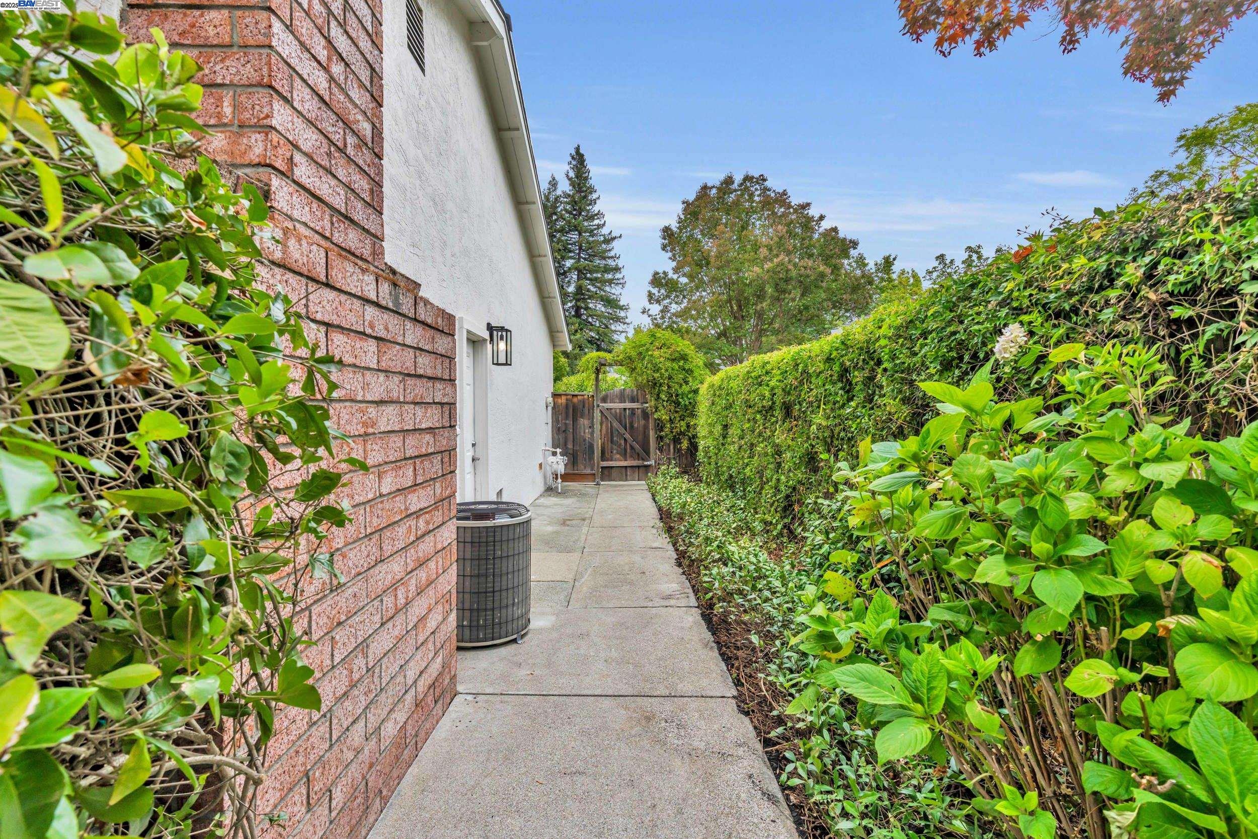62 Saint Luke Ct, Danville, California 94526, 4 Bedrooms Bedrooms, 9 Rooms Rooms,2 BathroomsBathrooms,Residential,For Sale,62 Saint Luke Ct,41105854