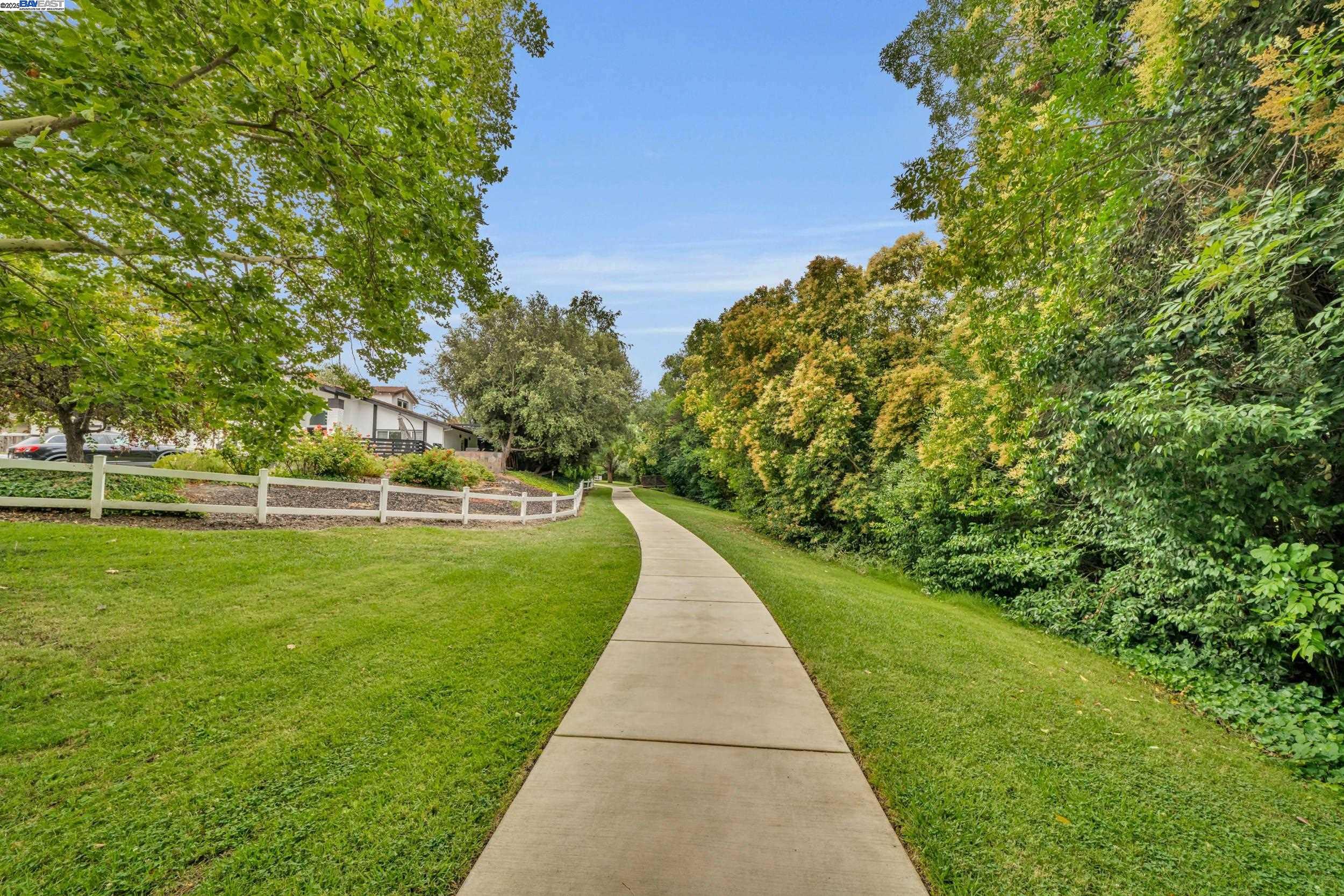 62 Saint Luke Ct, Danville, California 94526, 4 Bedrooms Bedrooms, 9 Rooms Rooms,2 BathroomsBathrooms,Residential,For Sale,62 Saint Luke Ct,41105854